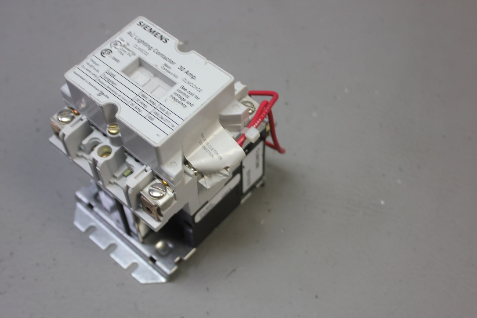 SIEMENS 30A LIGHTING CONTACTOR