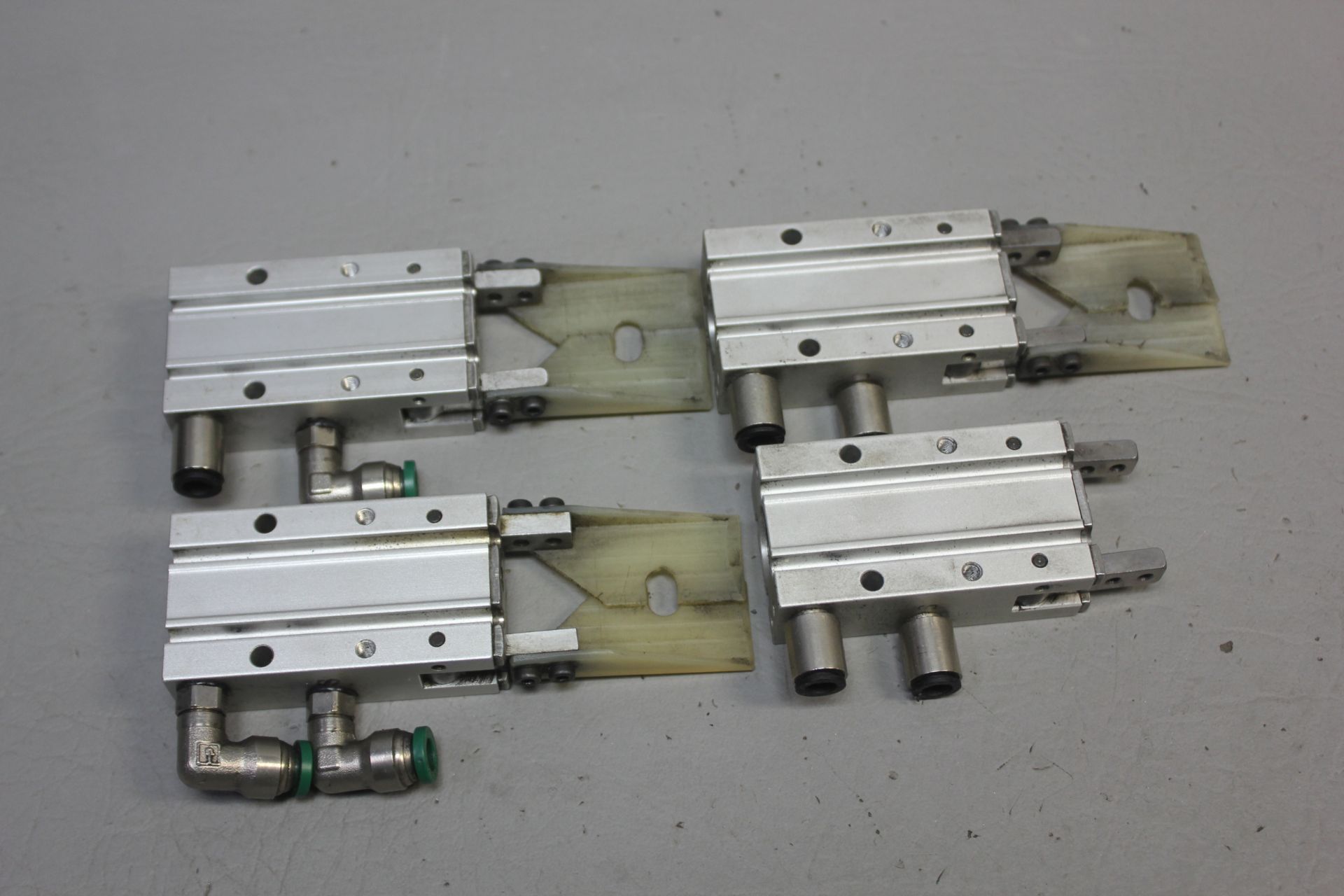 LOT OF 4 SMC ROBOT GRIPPERS - Image 4 of 4