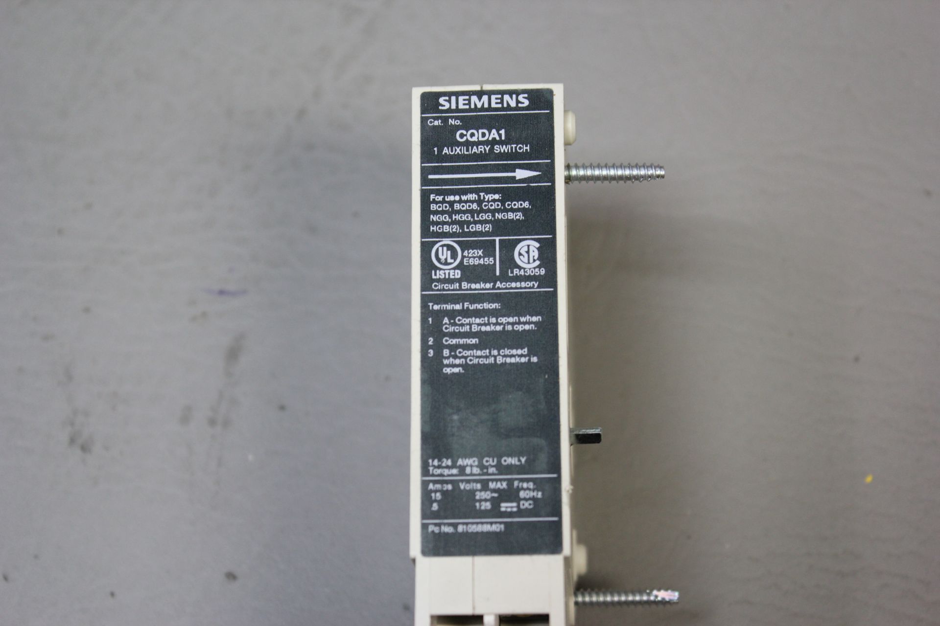 UNUSED SIEMENS CIRCUIT BREAKER AUXILIARY SWITCH - Image 2 of 3