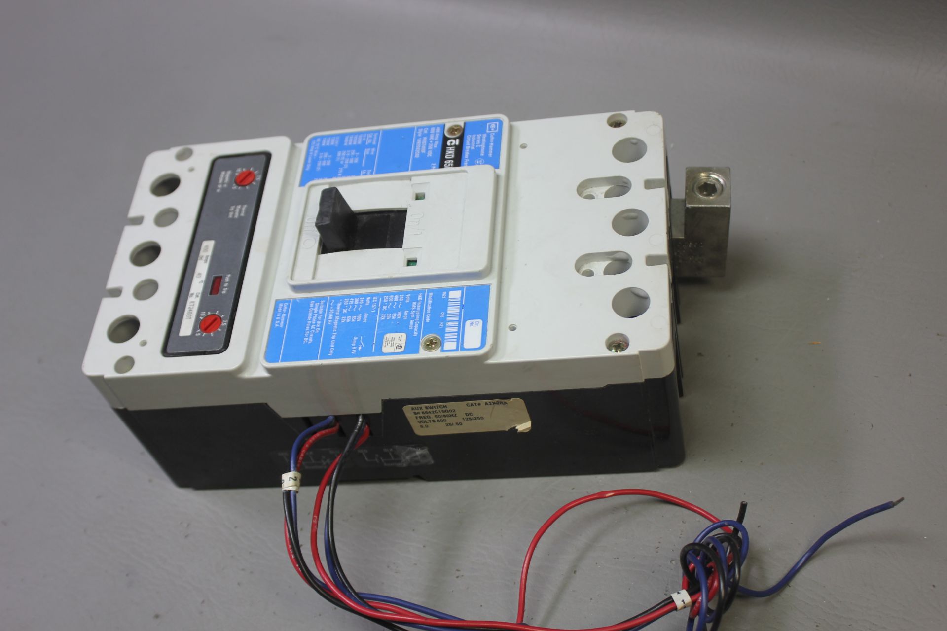 CUTLER HAMMER 400A INDUSTRIAL CIRCUIT BREAKER WITH TRIP UNIT - Image 3 of 7