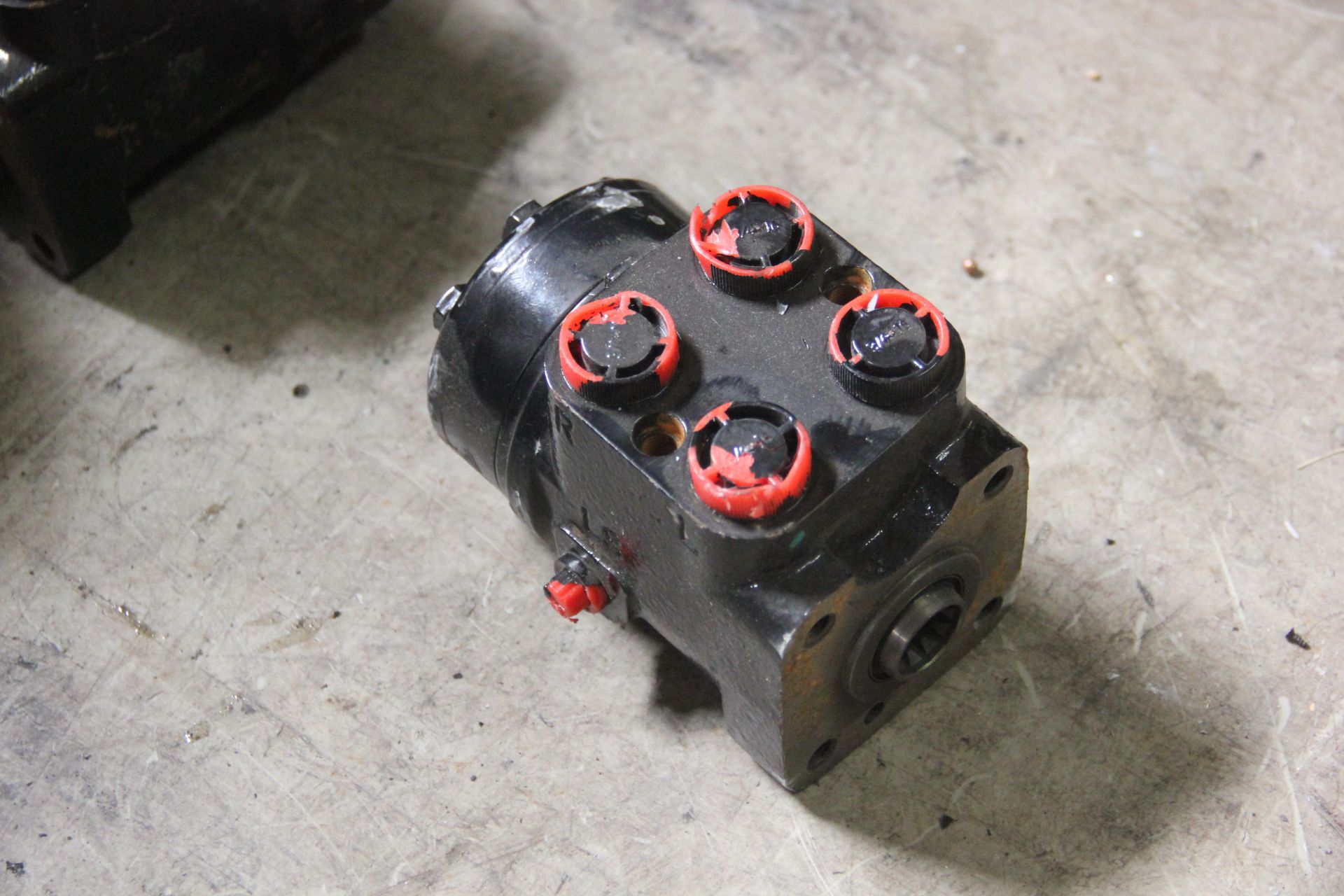 UNUSED DANFOSS HYDRAULIC MOTOR