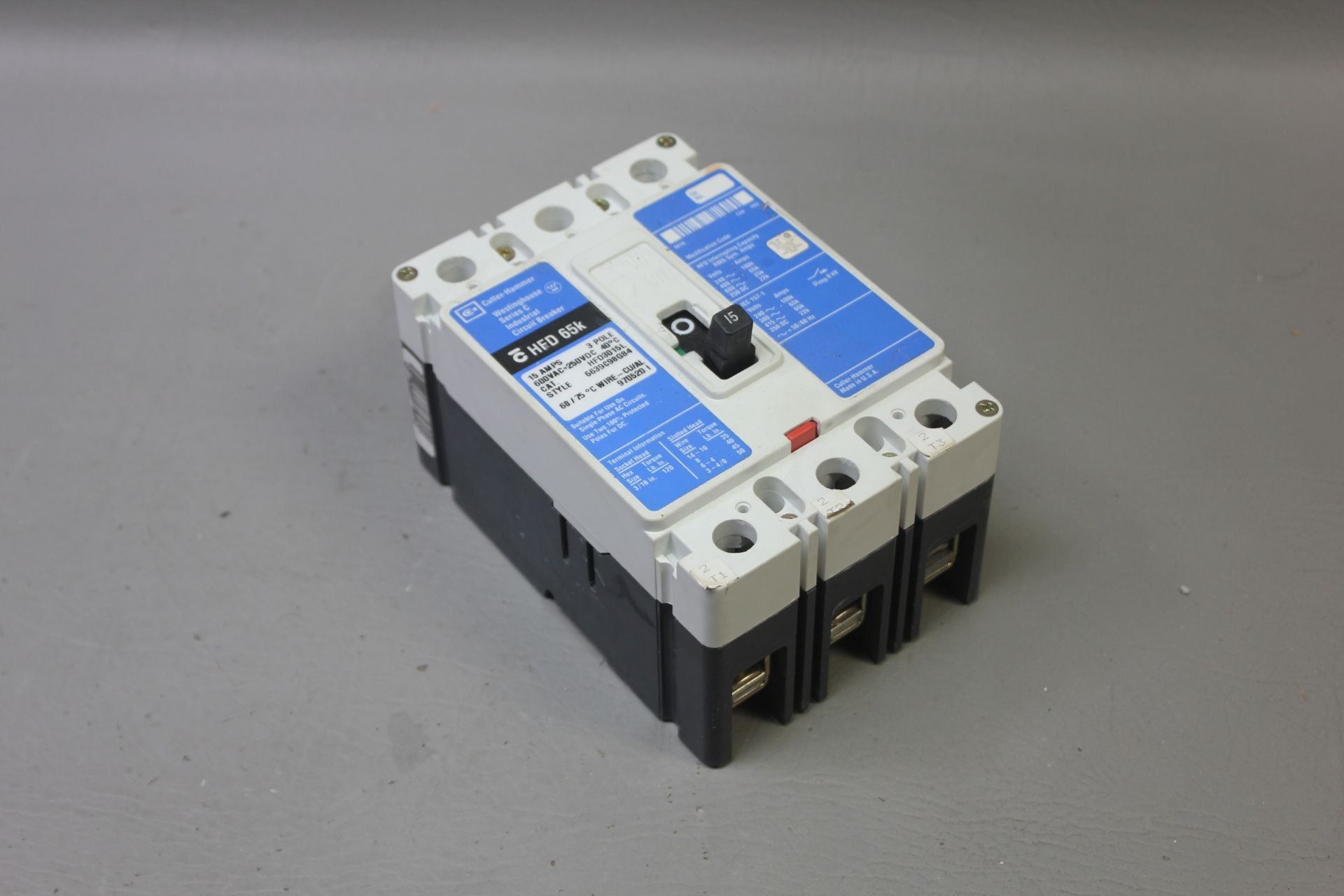 CUTLER HAMMER 15A INDUSTRIAL CIRCUIT BREAKER