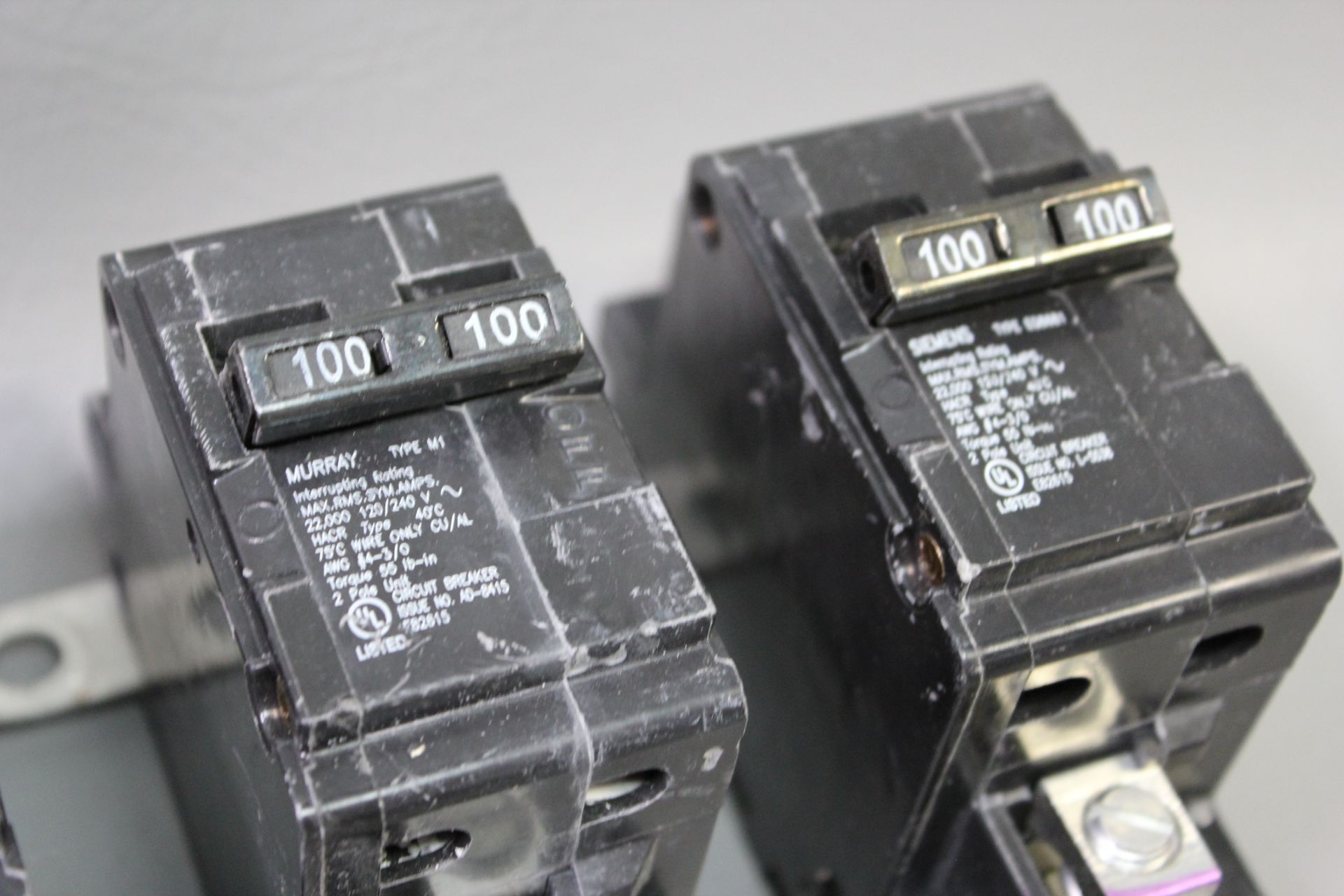 LOT OF 5 SIEMENS 100A CIRCUIT BREAKERS - Image 4 of 5