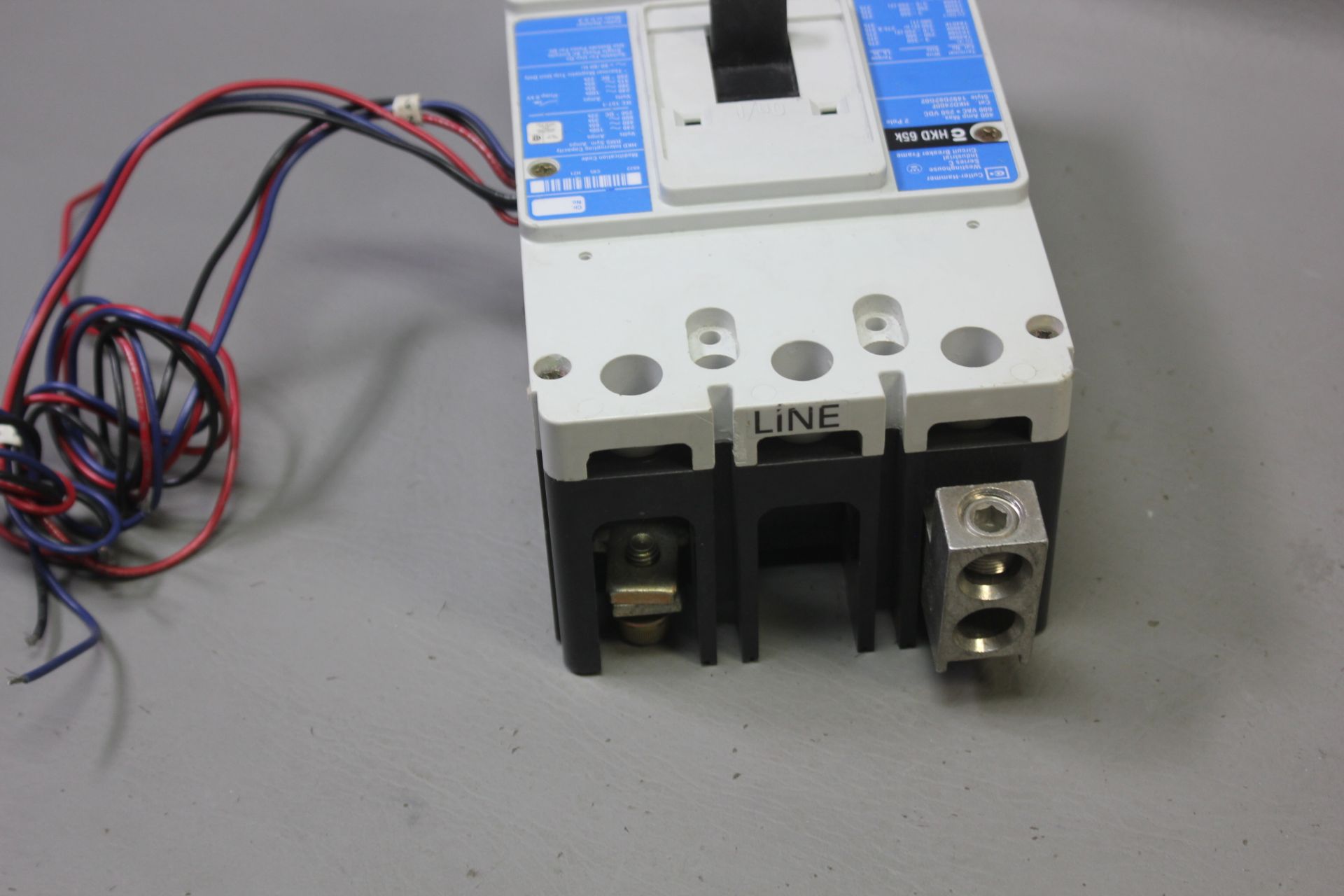 CUTLER HAMMER 400A INDUSTRIAL CIRCUIT BREAKER WITH TRIP UNIT - Image 5 of 7