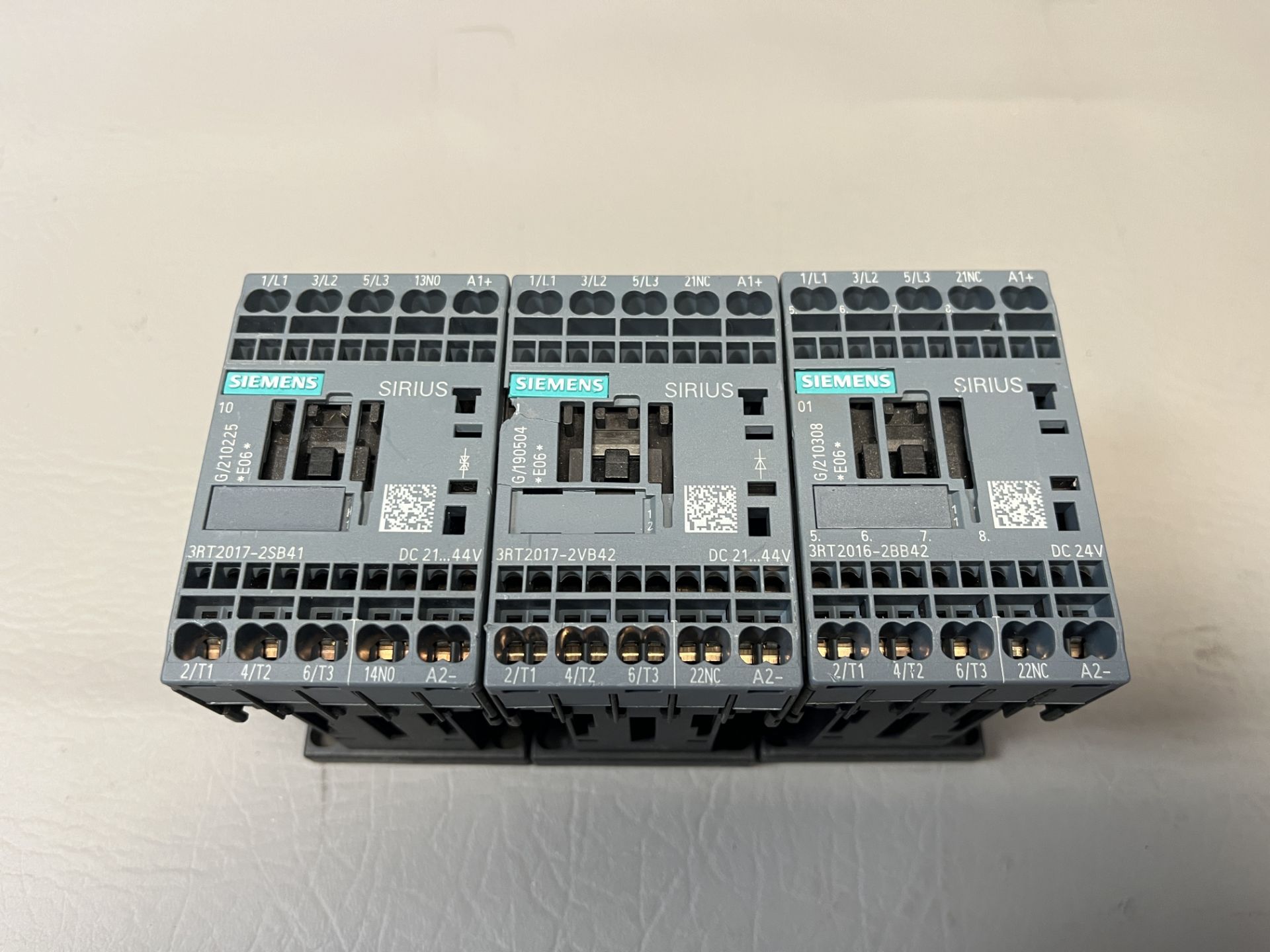 LOT OF (3) SIEMENS CONTACTORS