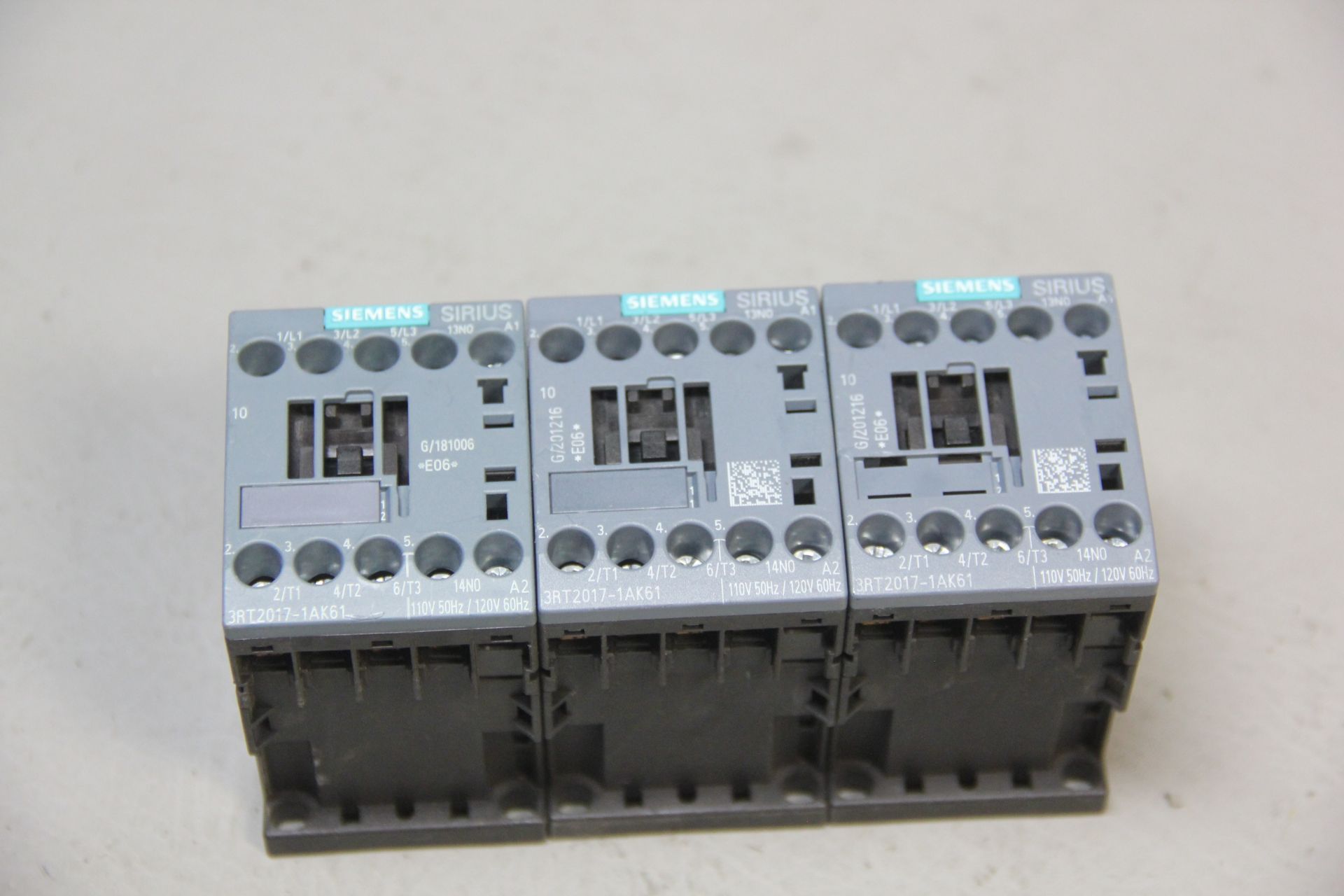 3 UNSUED SIEMENS SIRIUS CONTACTORS