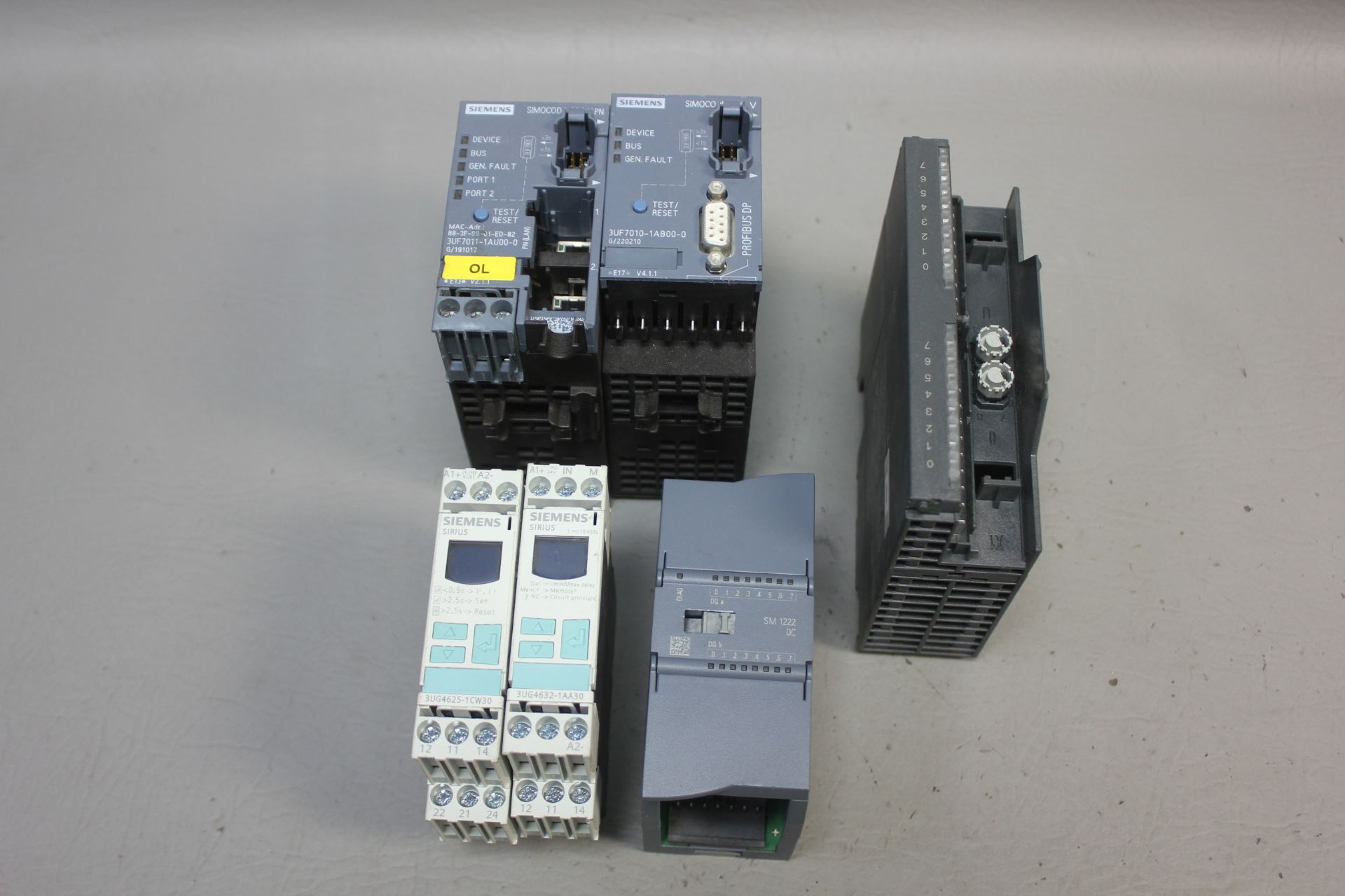 LOT OF SIEMENS PARTS-SIMOCODE,PLC