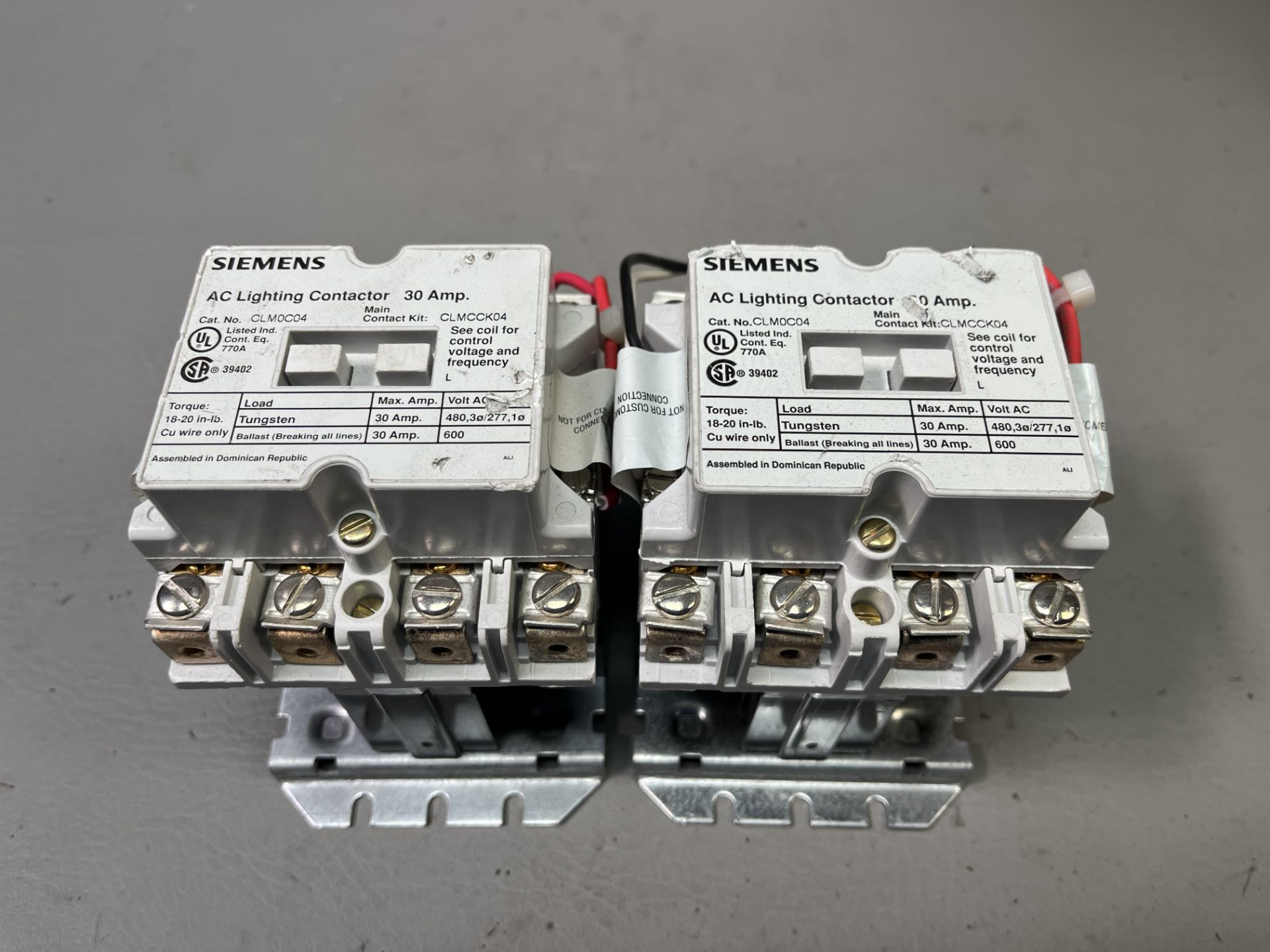 LOT OF 2 SIEMENS LIGHTING CONTACTORS