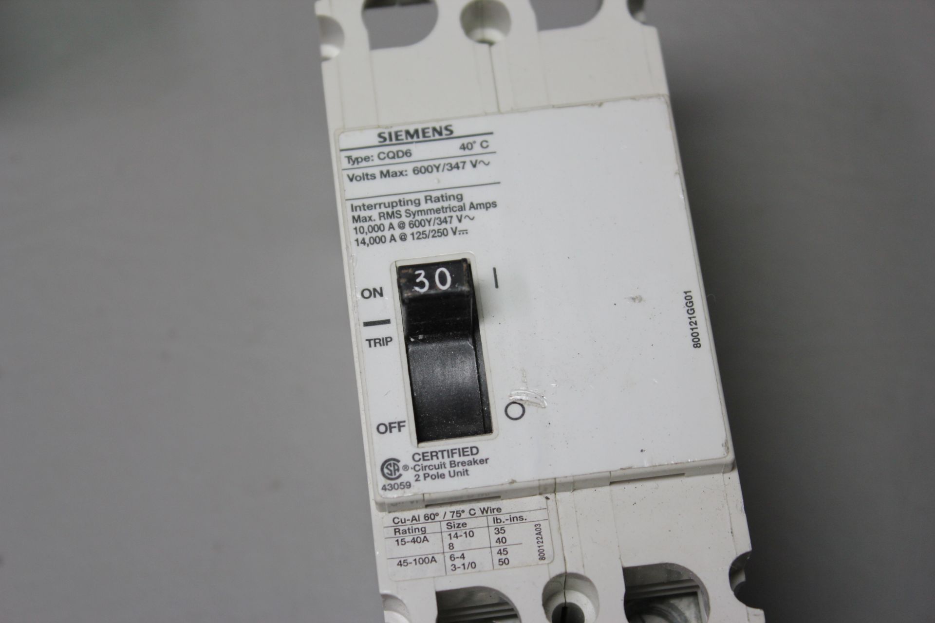 3 UNUSED SIEMENS 30A CIRCUIT BREAKERS - Image 4 of 5