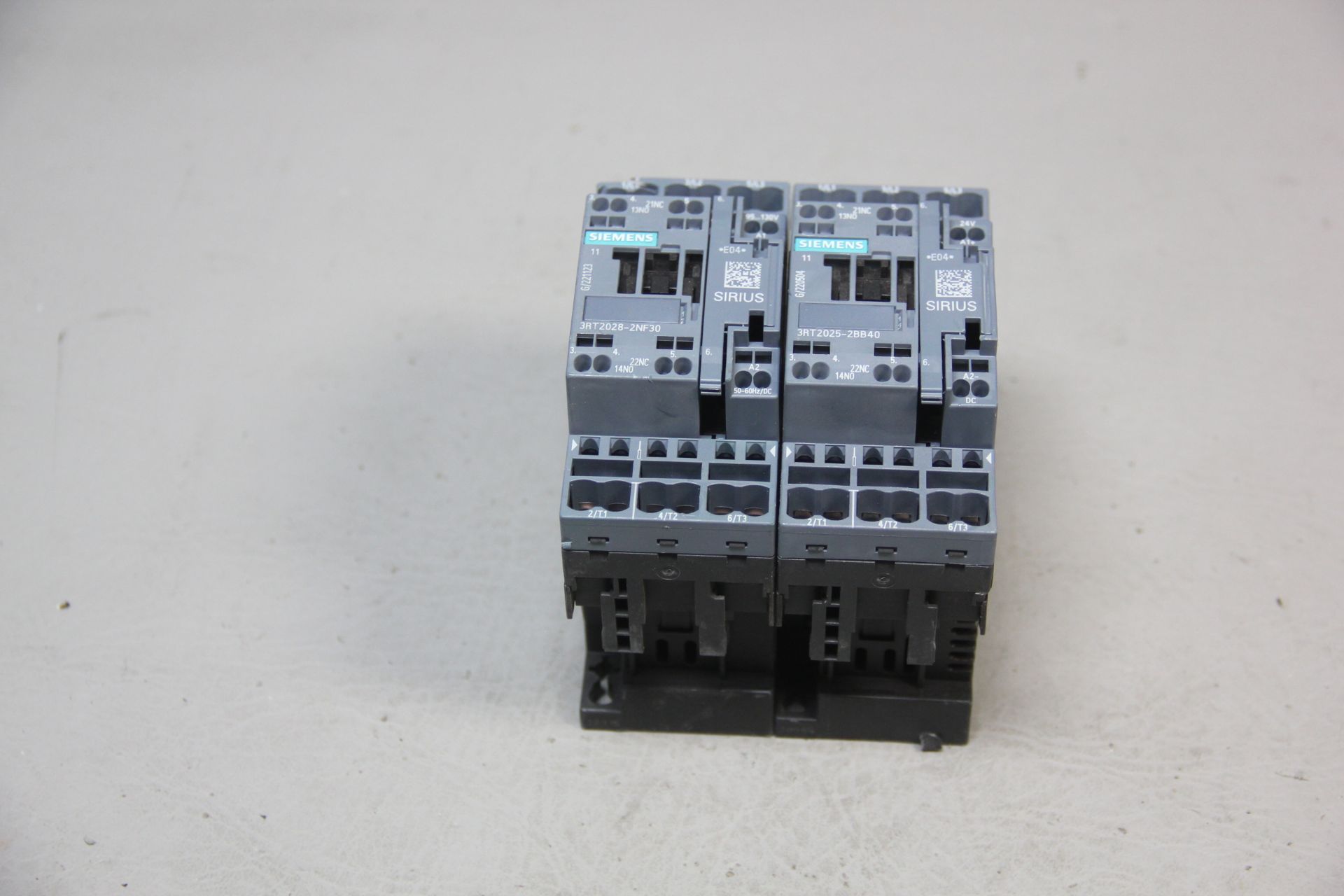 2 SIEMENS SIRIUS CONTACTOR