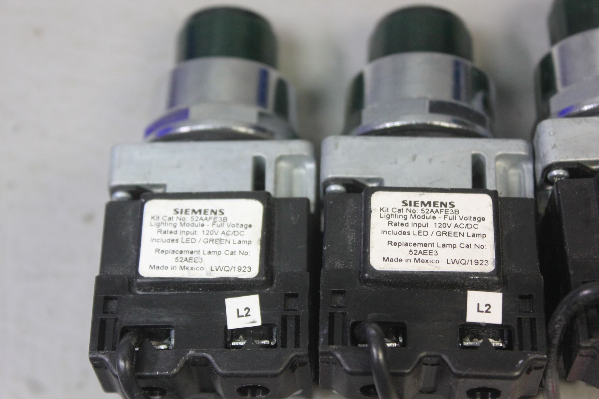 LOT OF 4 SIEMENS GREEN ILLUMINATED PUSHBUTTONS - Image 7 of 8