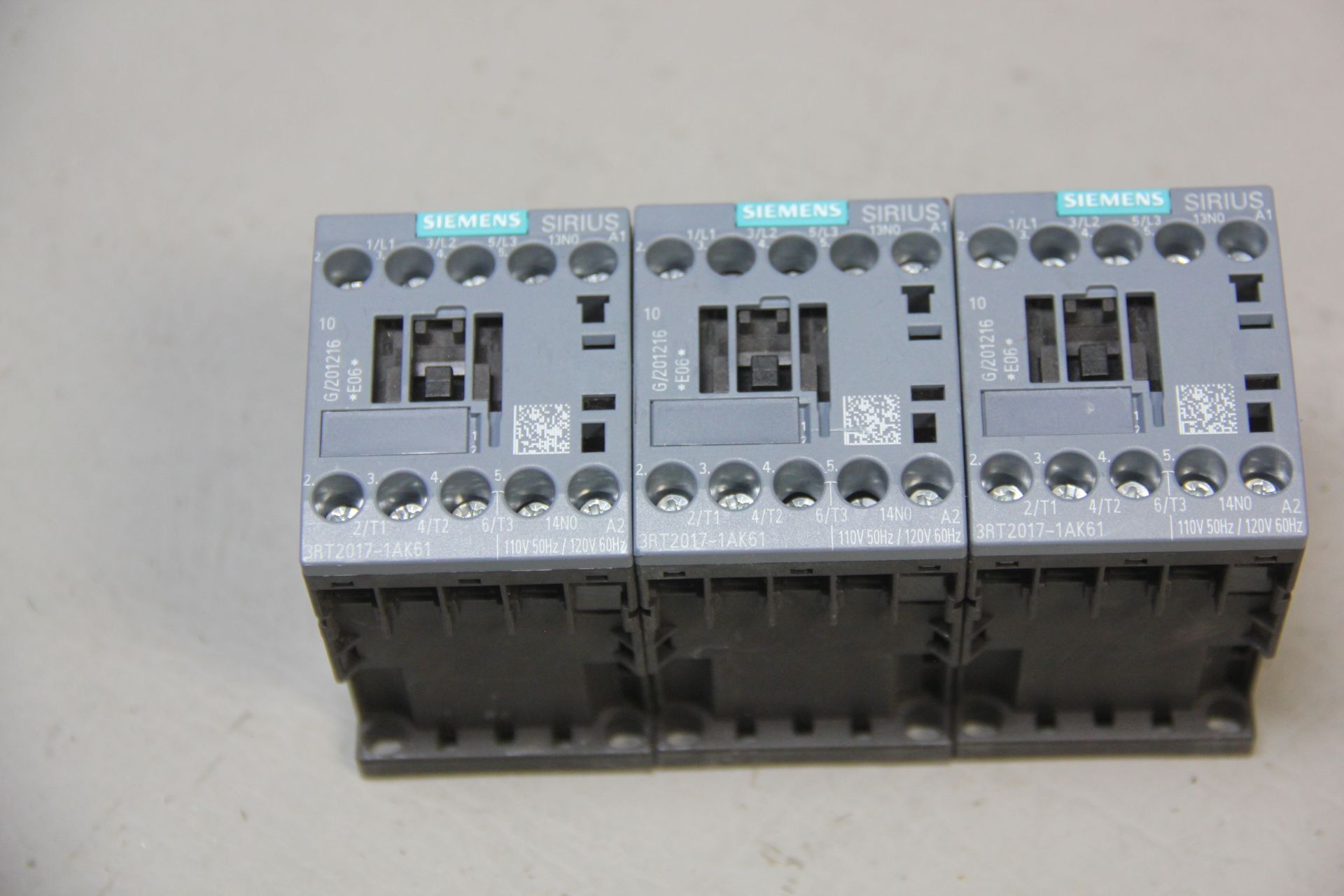 3 UNSUED SIEMENS SIRIUS CONTACTORS