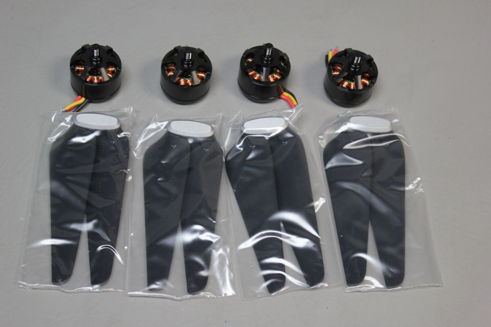 4 NEW T-MOTOR DRONE QUADCOPTER BRUSHLESS MOTORS & PROPELLERS