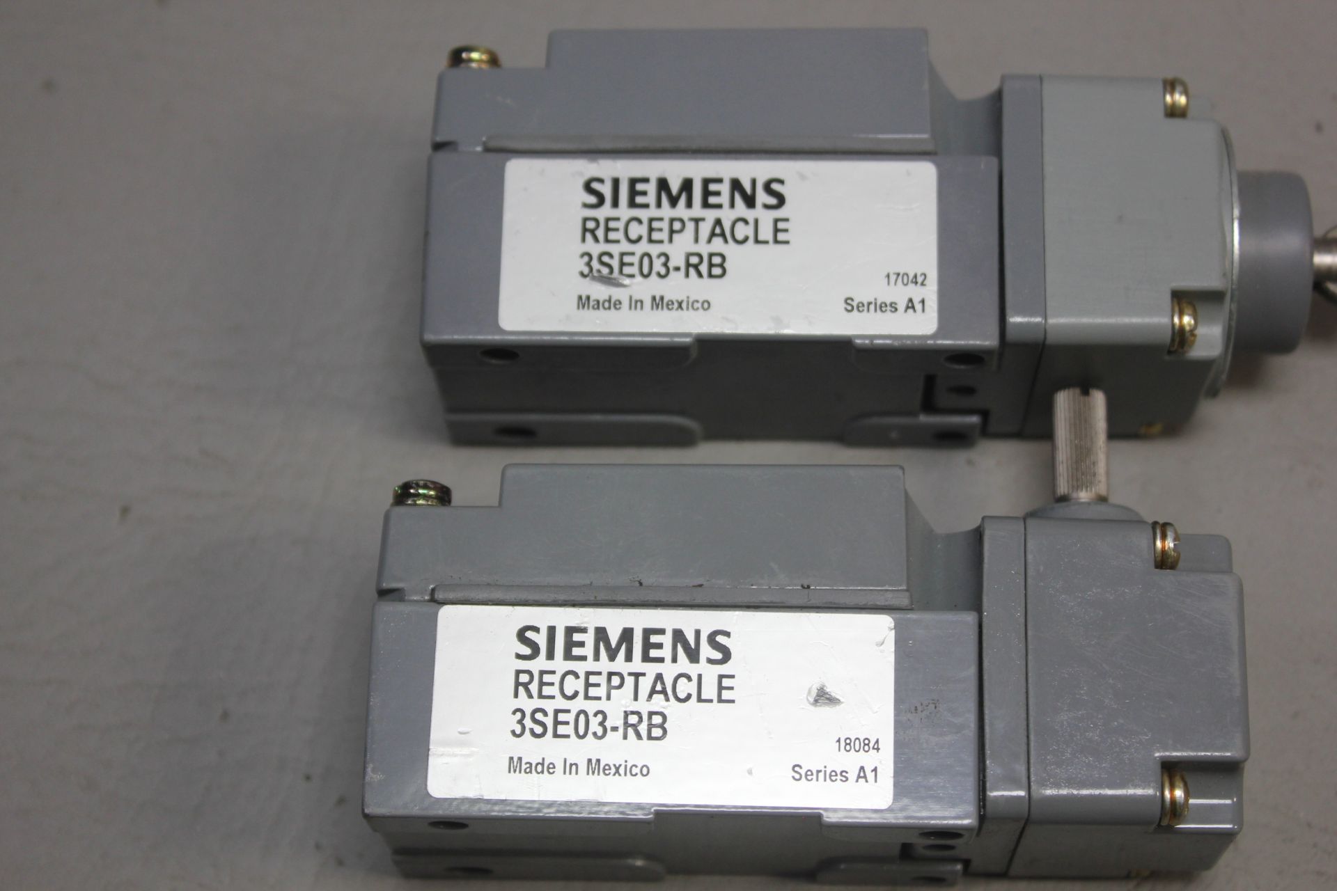 LOT OF 2 SIEMENS LIMIT SWITCHES - Image 4 of 4