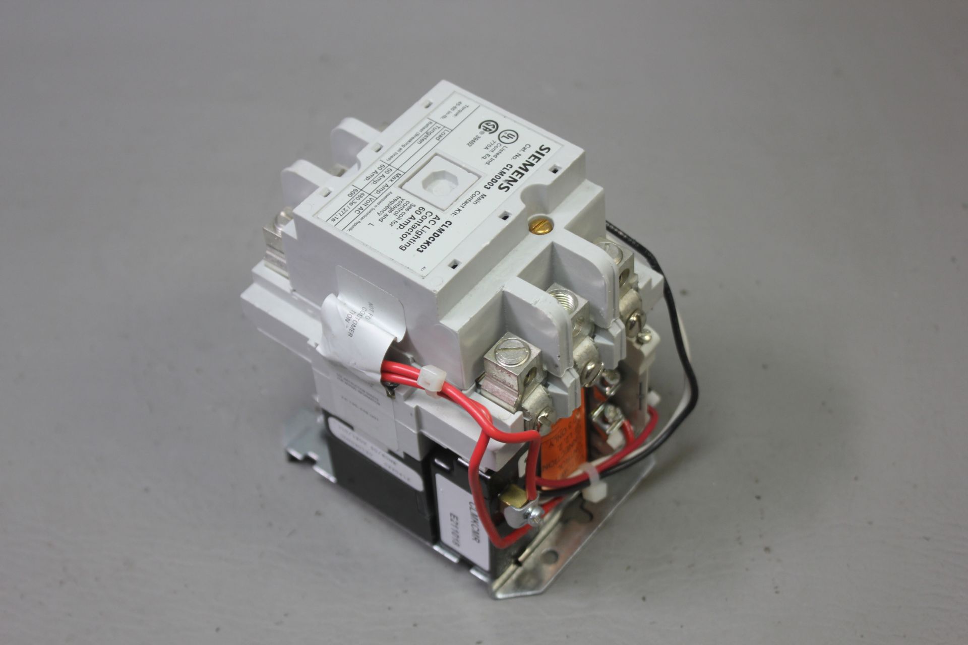 UNUSED SIEMENS 60A LIGHTING CONTACTOR - Image 2 of 3