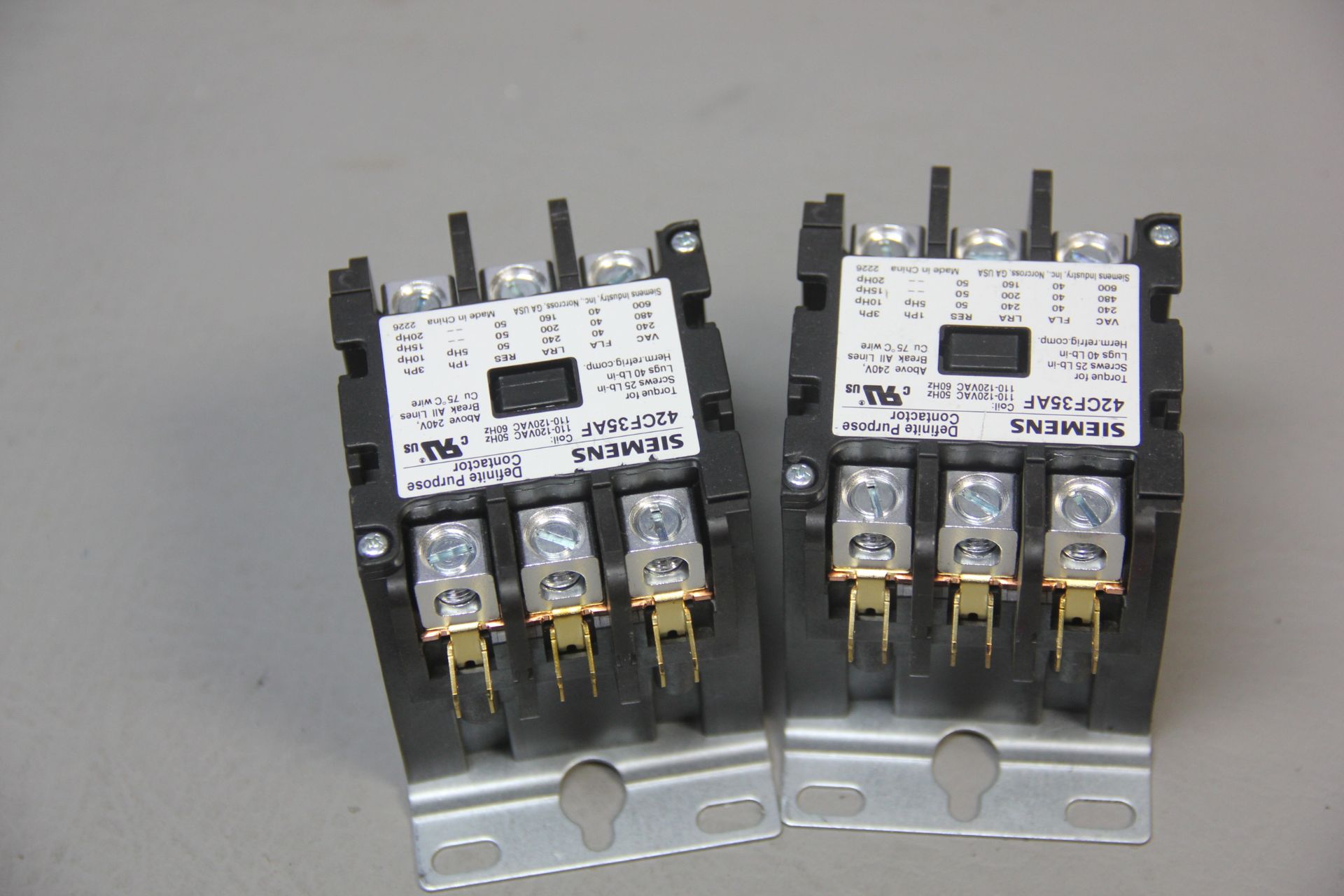 2 UNSUED SIEMENS DEFINITE PURPOSE CONTACTORS - Image 2 of 3