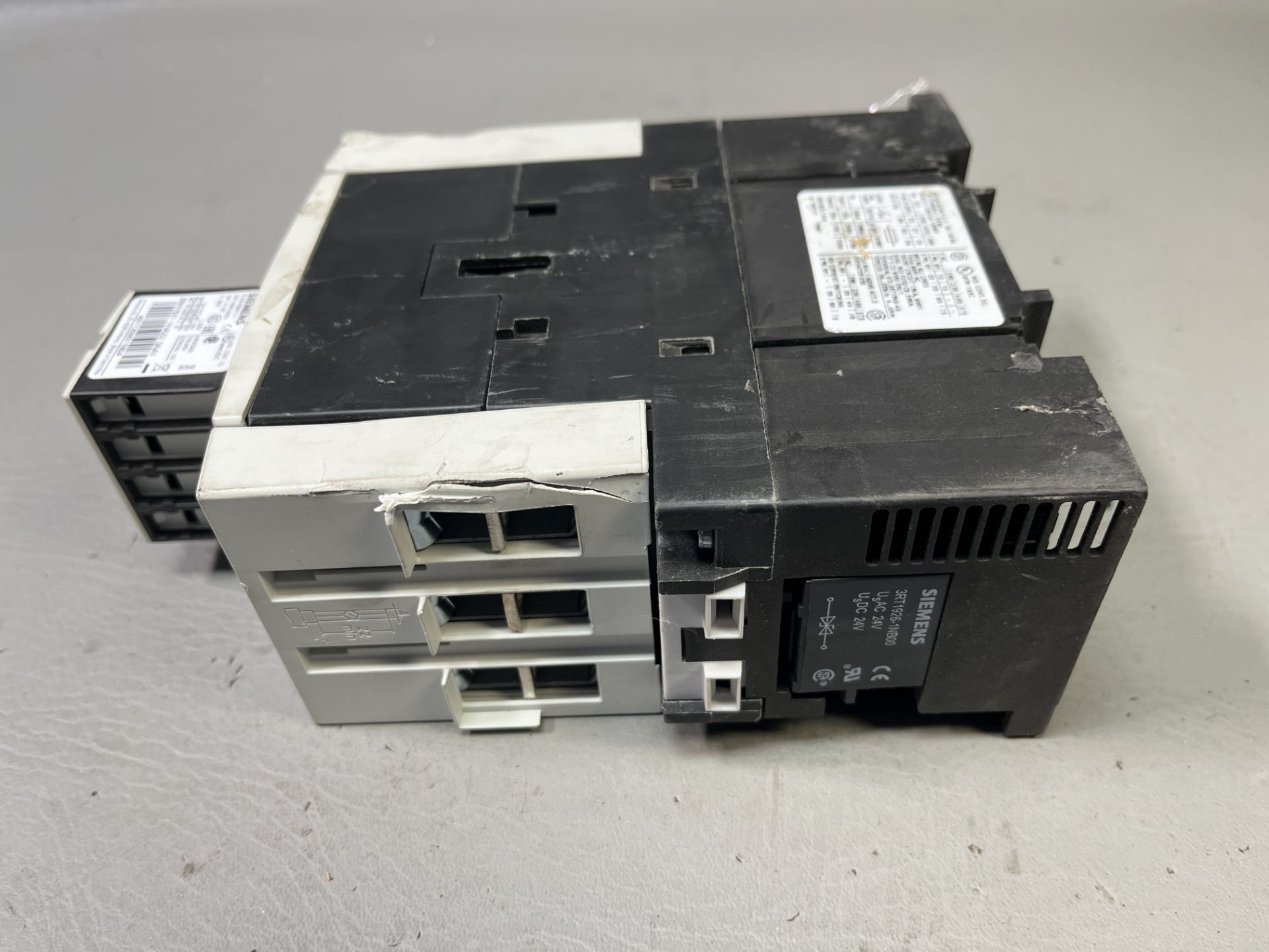 SIEMENS SCREW TERMINAL AUX SWITCH - Image 5 of 6