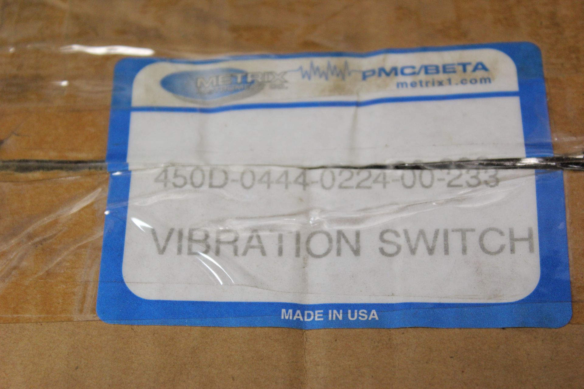 NEW METRIX SOLID STATE VIBRATION SWITCH IN ENCLOSURE - Image 2 of 5