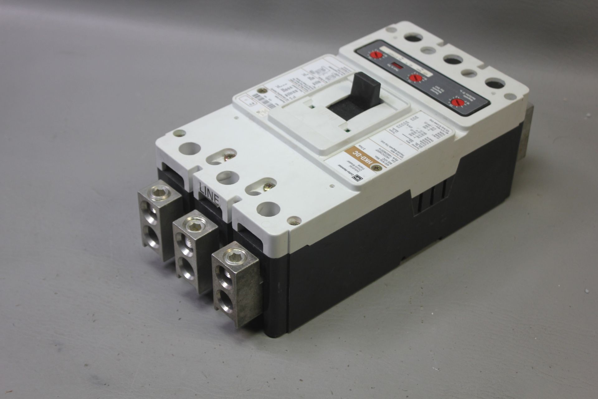 CUTLER HAMMER 400A INDUSTRIAL CIRCUIT BREAKER WITH TRIP UNIT - Image 3 of 7
