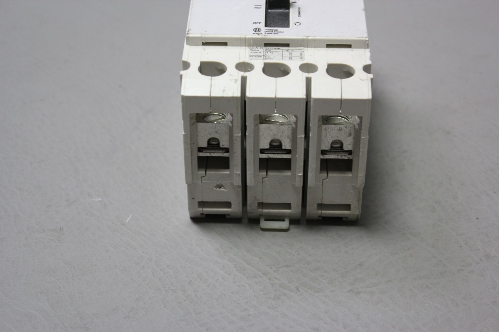 SIEMENS 3 POLE 15A CIRCUIT BREAKER - Image 2 of 5