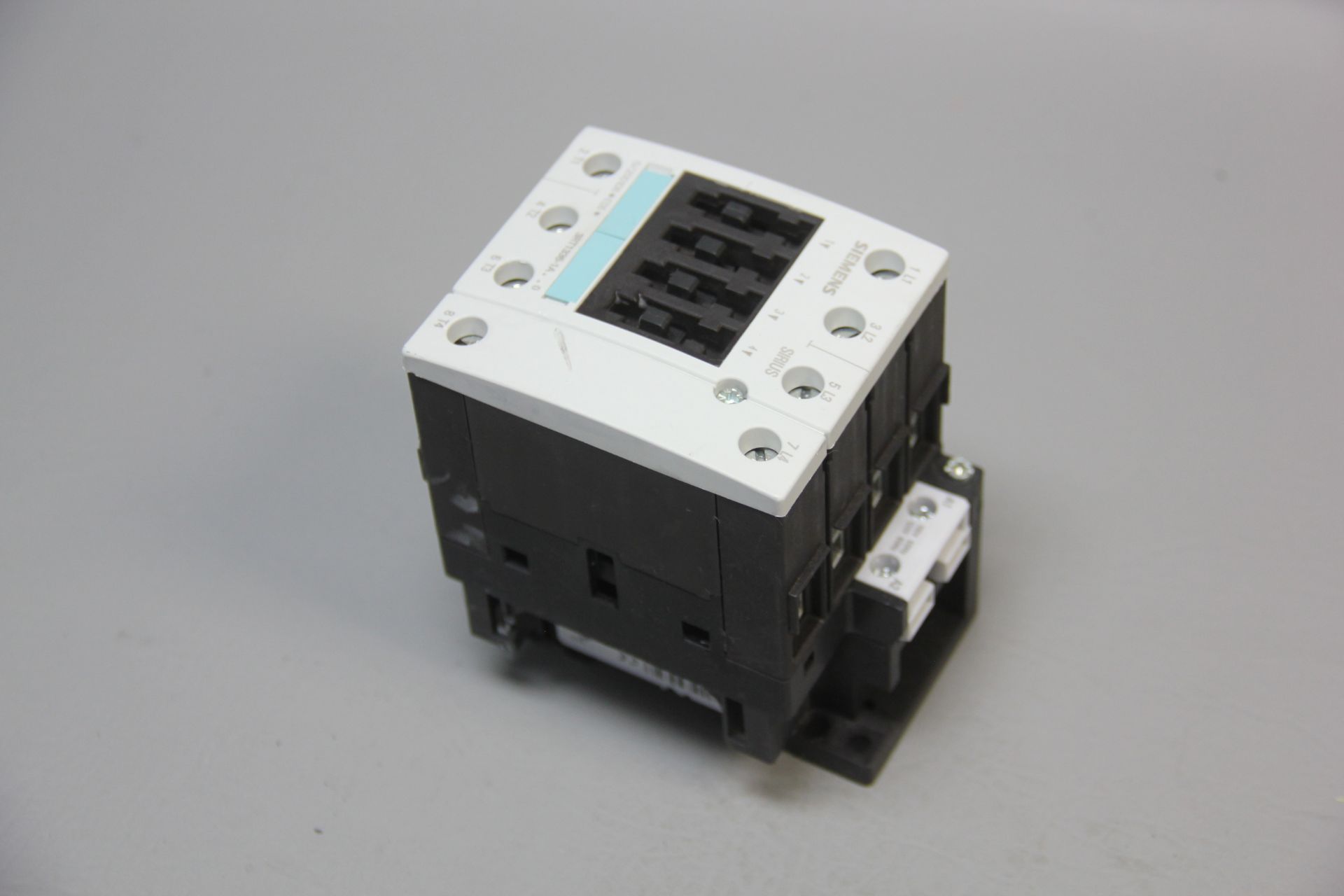 SIEMENS 4 POLE CONTACTOR - Image 2 of 3