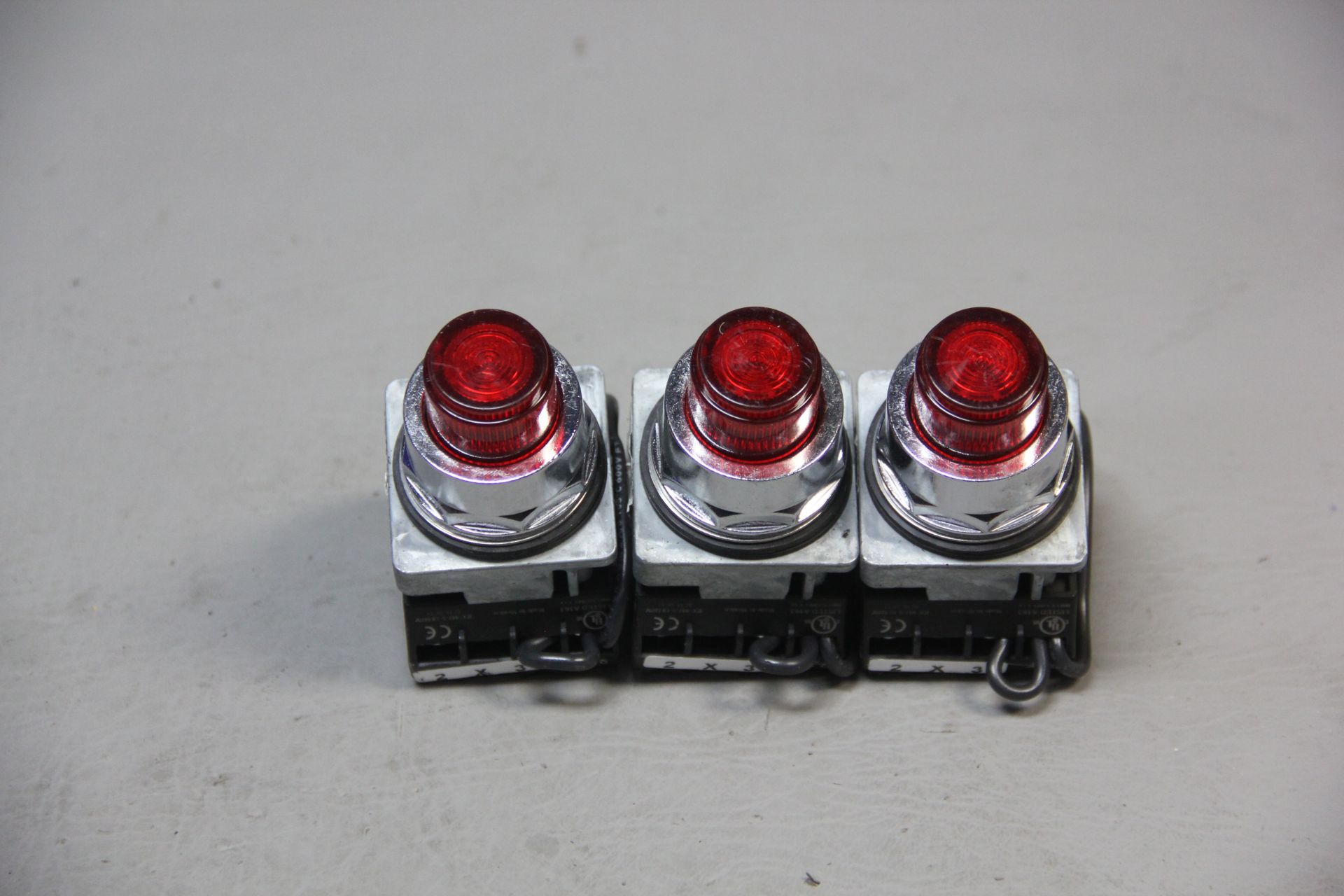 3 UNUSED ABB HEAVY DUTY ILLUMINATED PUSHBUTTON