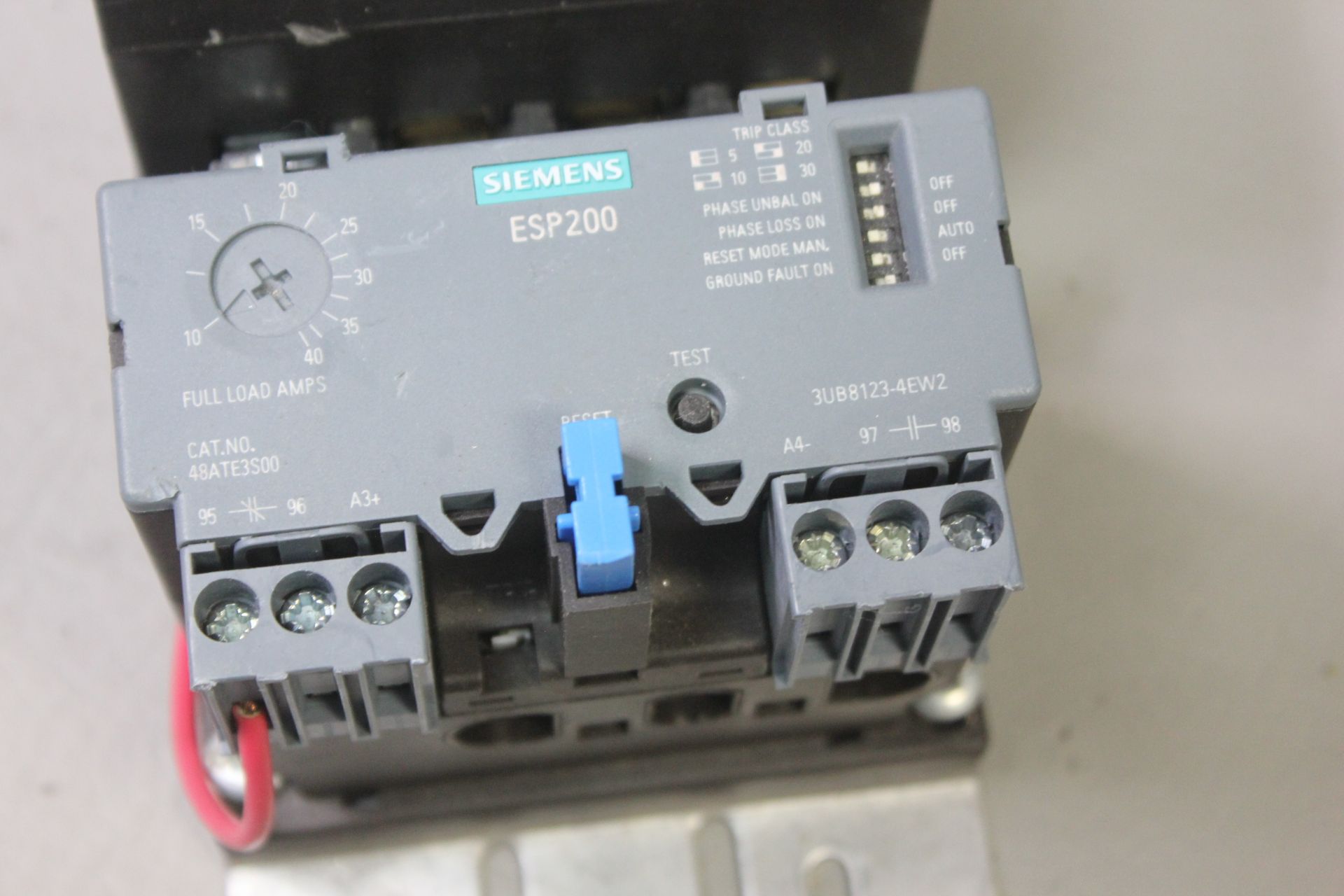 SIEMENS MOTOR STARTER WITH SOLID STATE OVERLOAD RELAY - Image 2 of 4