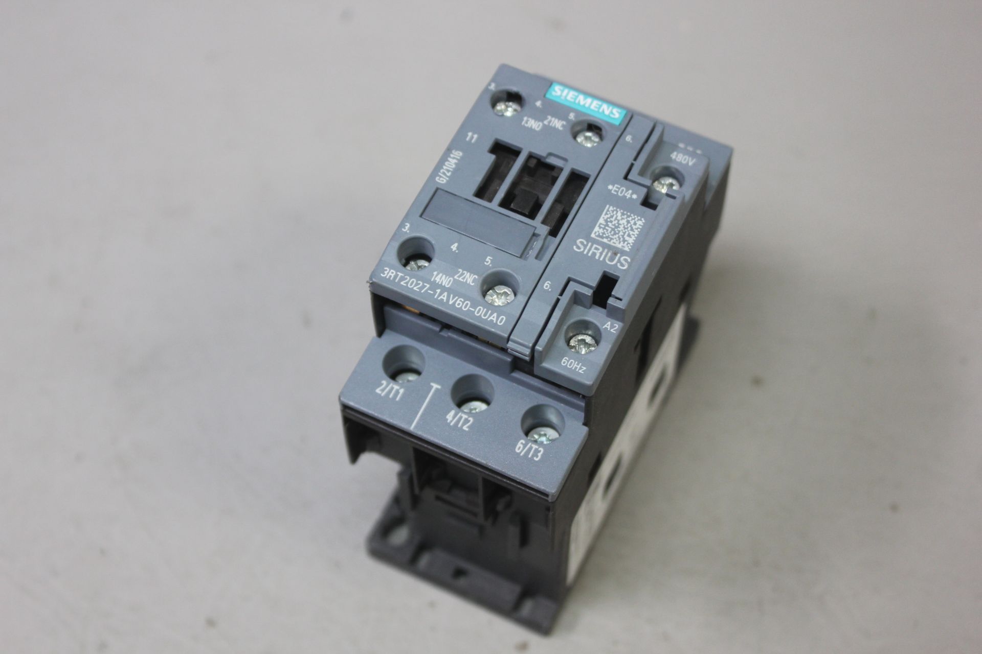 SIEMENS CONTACTOR WITH AUX CONTACT