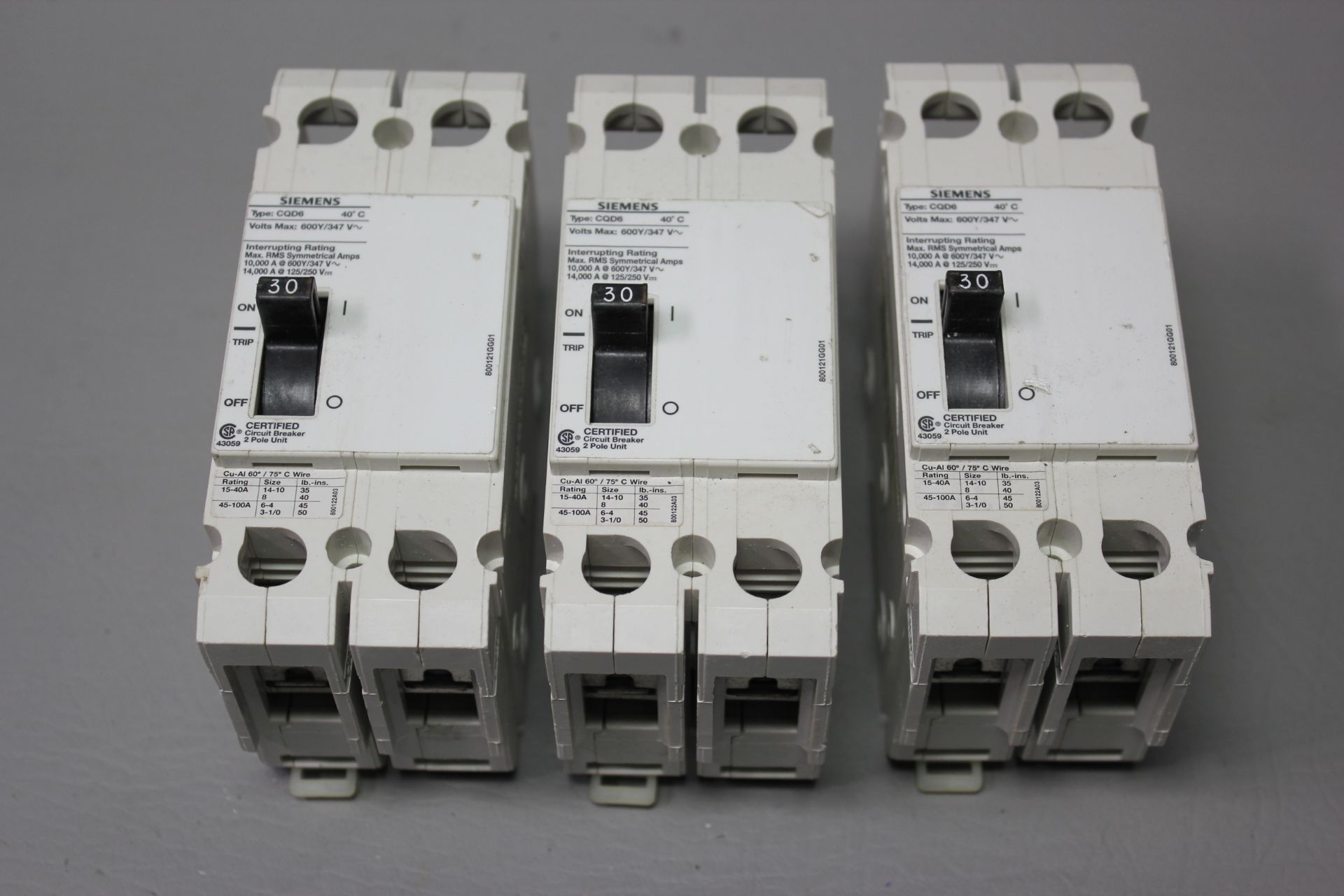 3 UNUSED SIEMENS 30A CIRCUIT BREAKERS