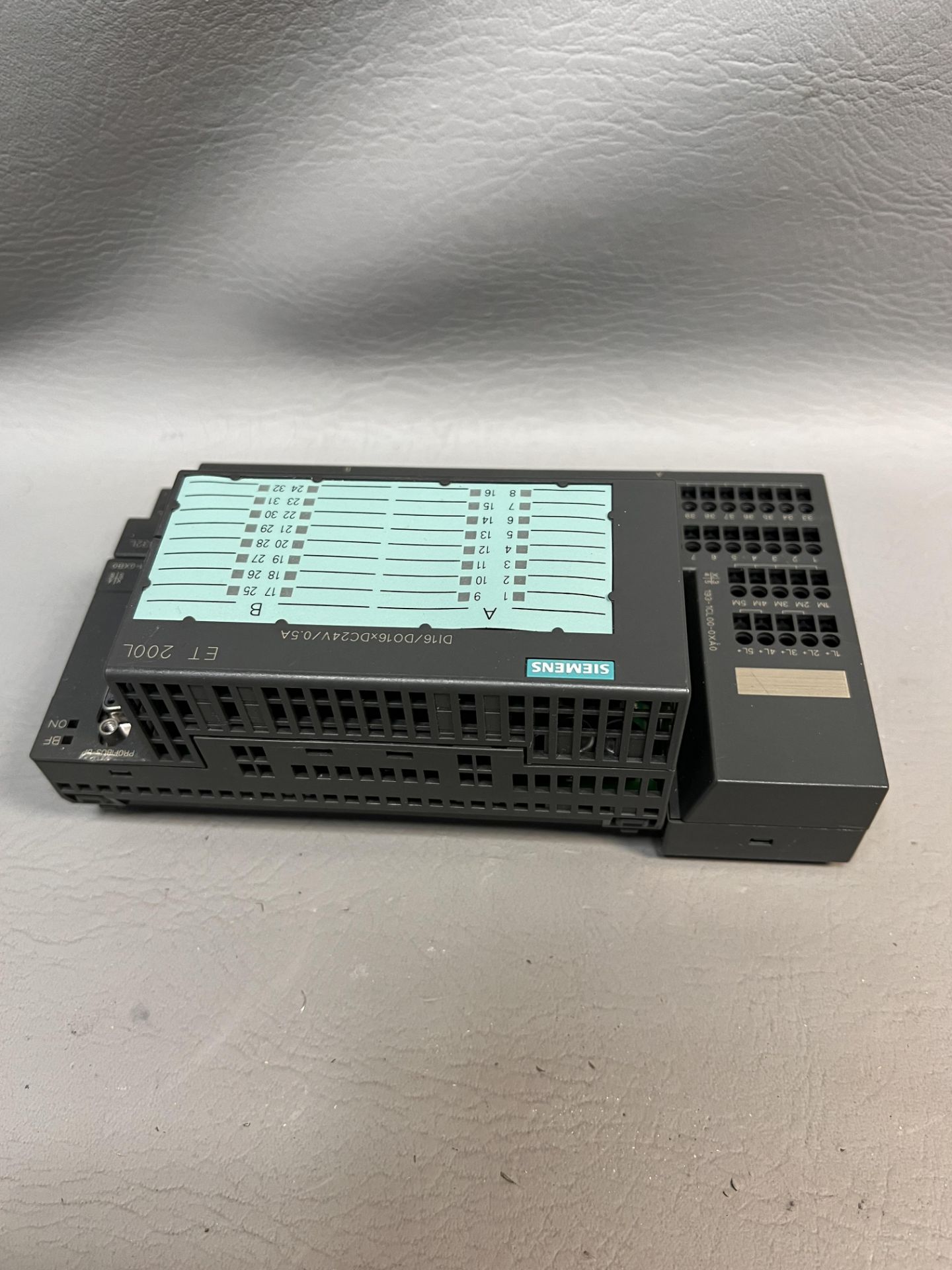 SIEMENS SIMATIC INPUT MODULE 133-1BL01-0XB0 WITH 193-1CL00-0XA0 - Image 2 of 5