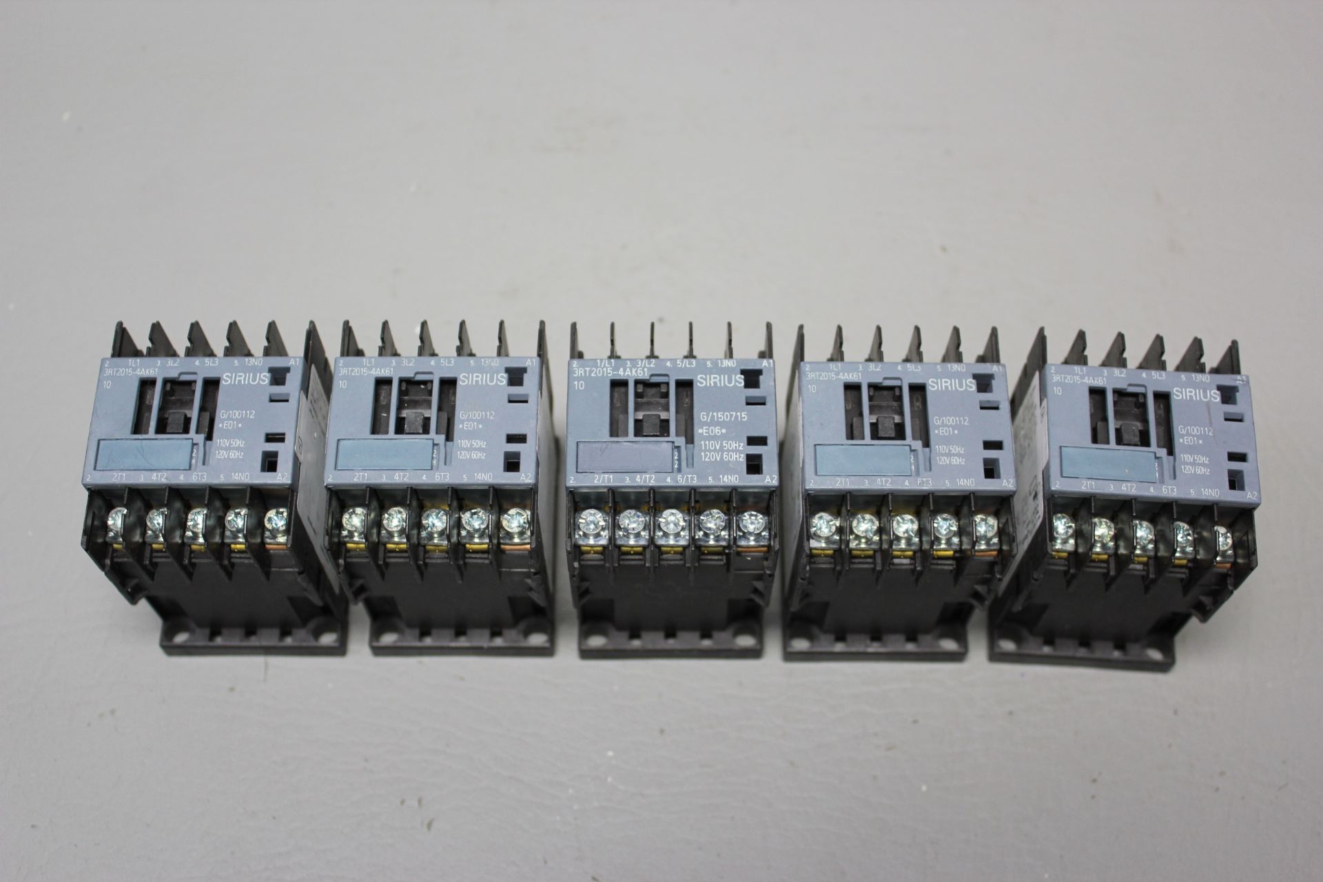 5 UNUSED SIEMENS CONTACTORS