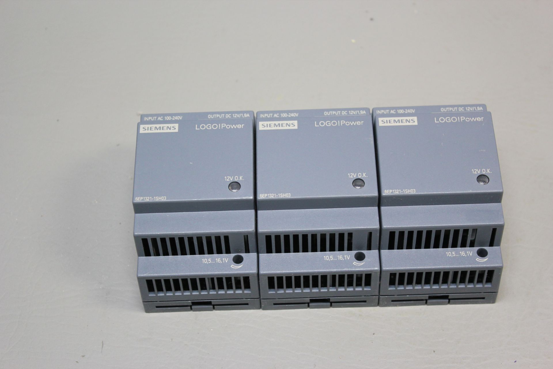 3 UNUSED SIEMENS LOGO! PLC POWER SUPPLIES