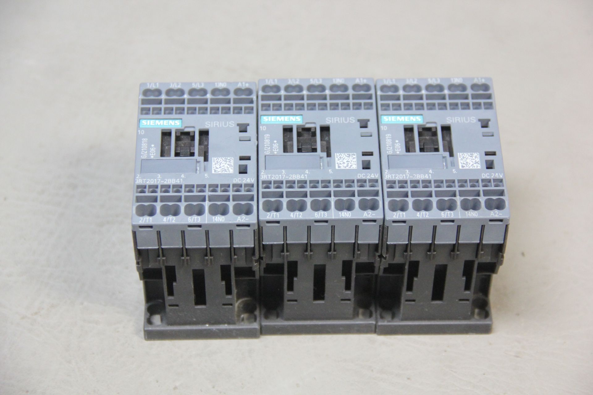 LOT OF 3 UNUSED SIEMENS CONTACTORS