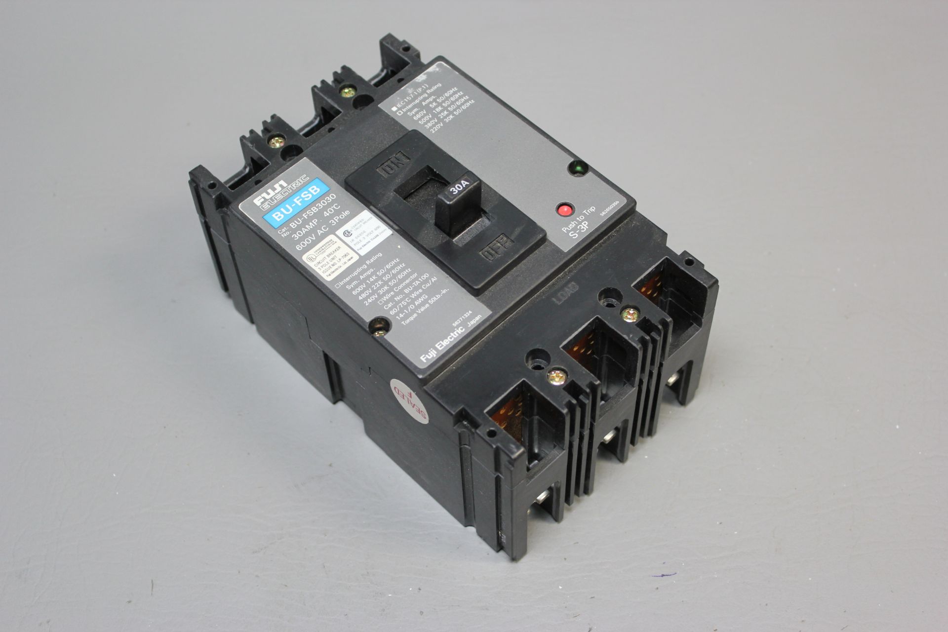 FUJI 30A 3 POLE CIRCUIT BREAKER