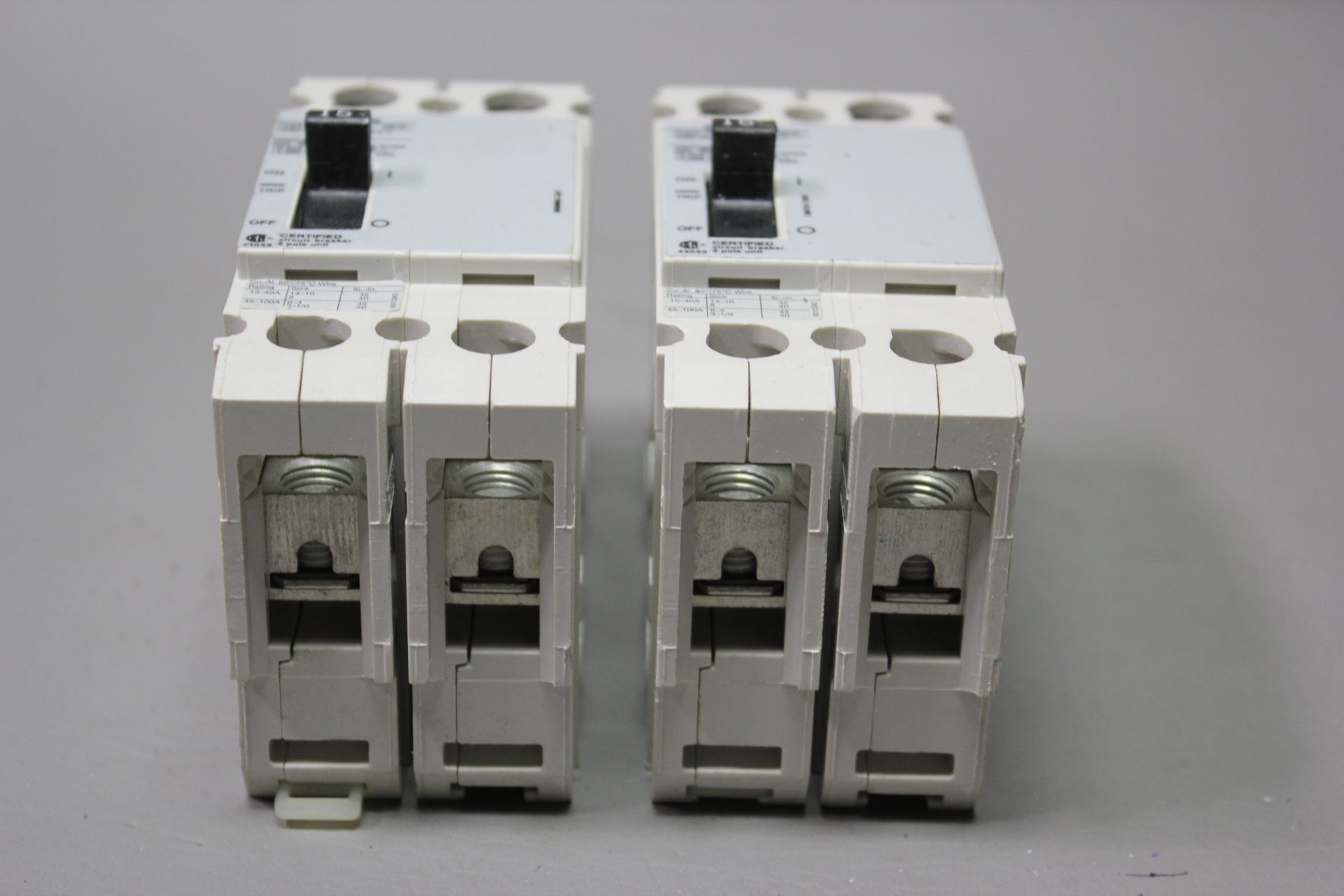 2 UNUSED SIEMENS 15A CIRCUIT BREAKERS - Image 2 of 5