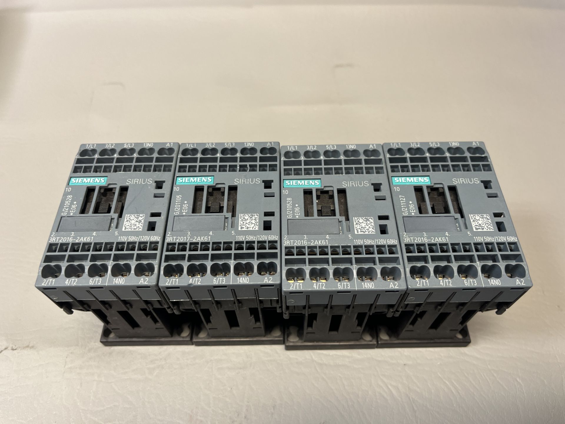 LOT OF (4) SIEMENS CONTACTORS