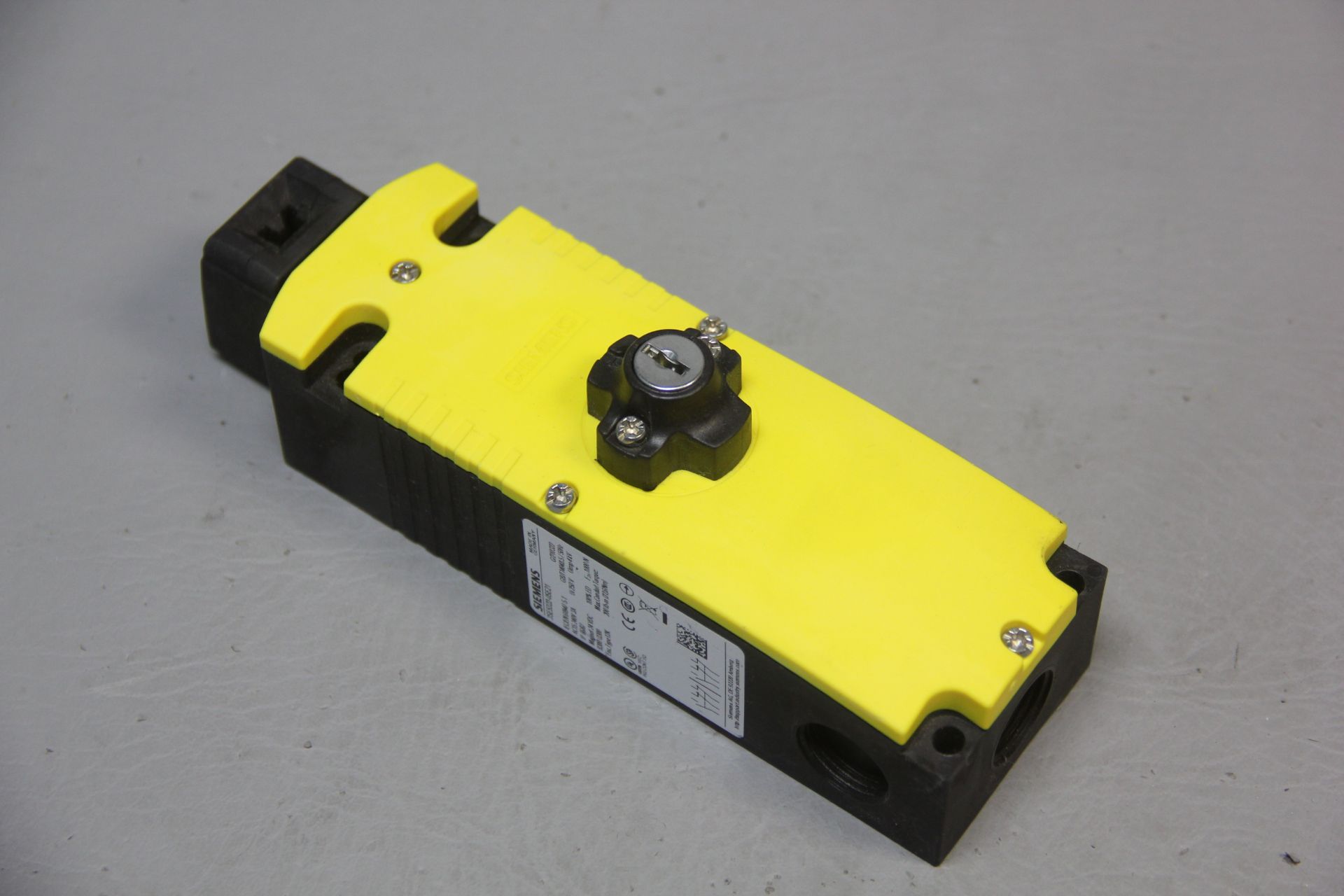 SIEMENS SAFETY INTERLOCK SWITCH