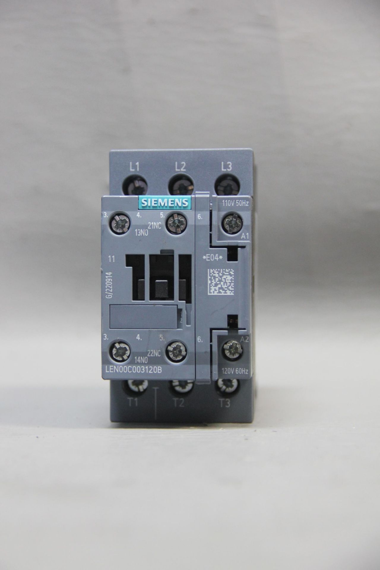 UNUSED SIEMENS LIGHTING CONTACTOR - Image 3 of 3