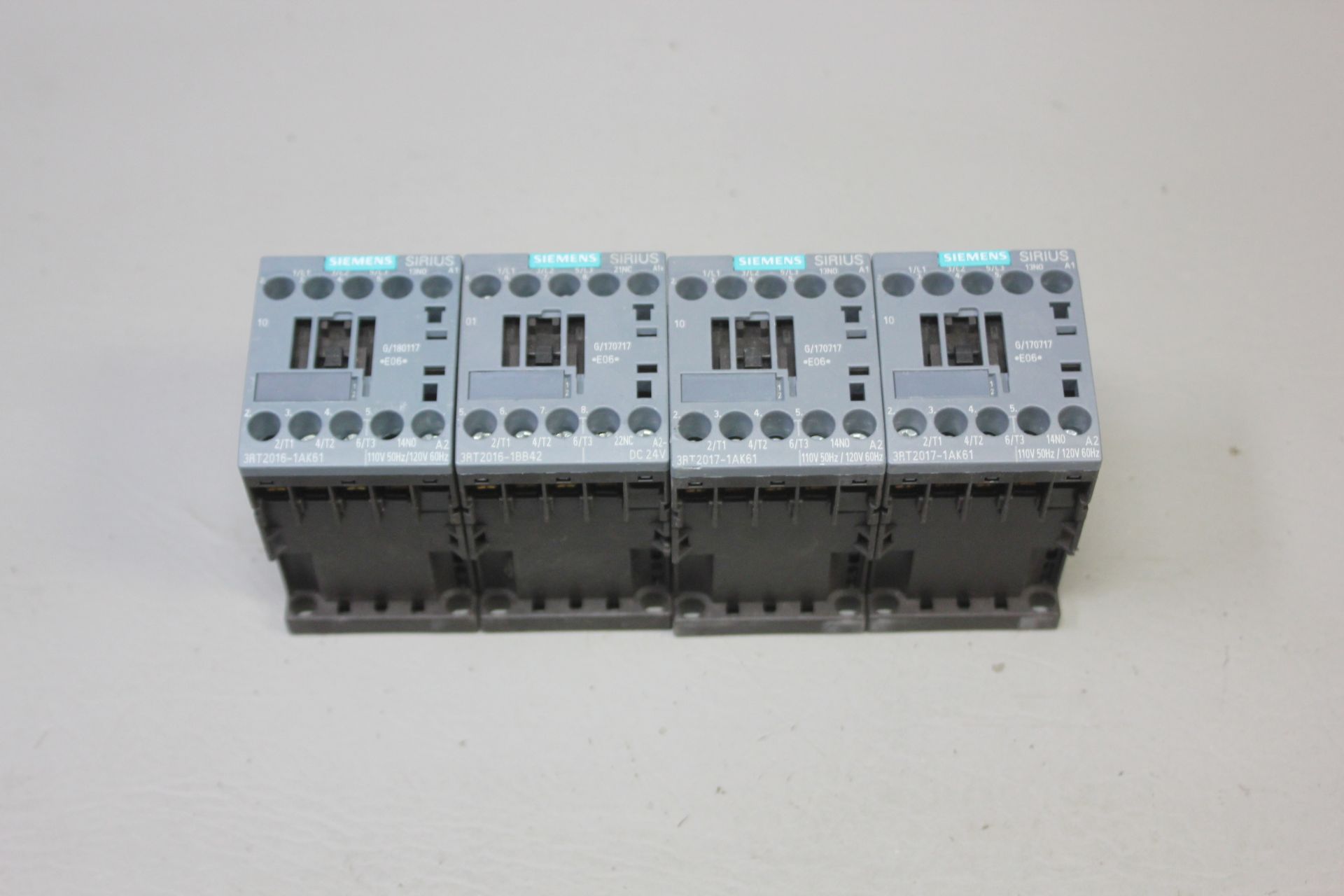 LOT OF 4 SIEMENS CONTACTORS