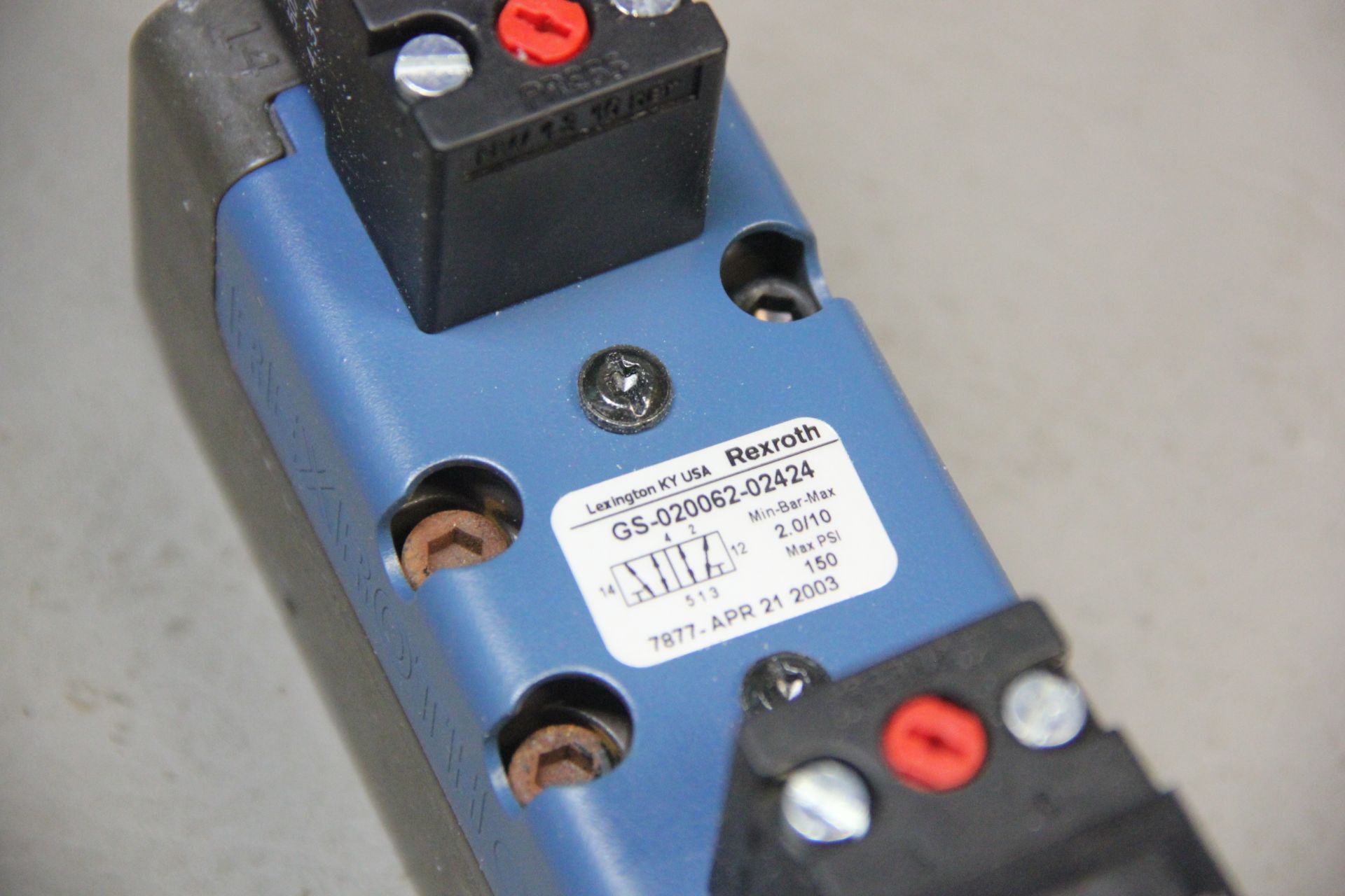 NEW REXROTH CERAM DIRECTIONAL VALVE - Image 5 of 5