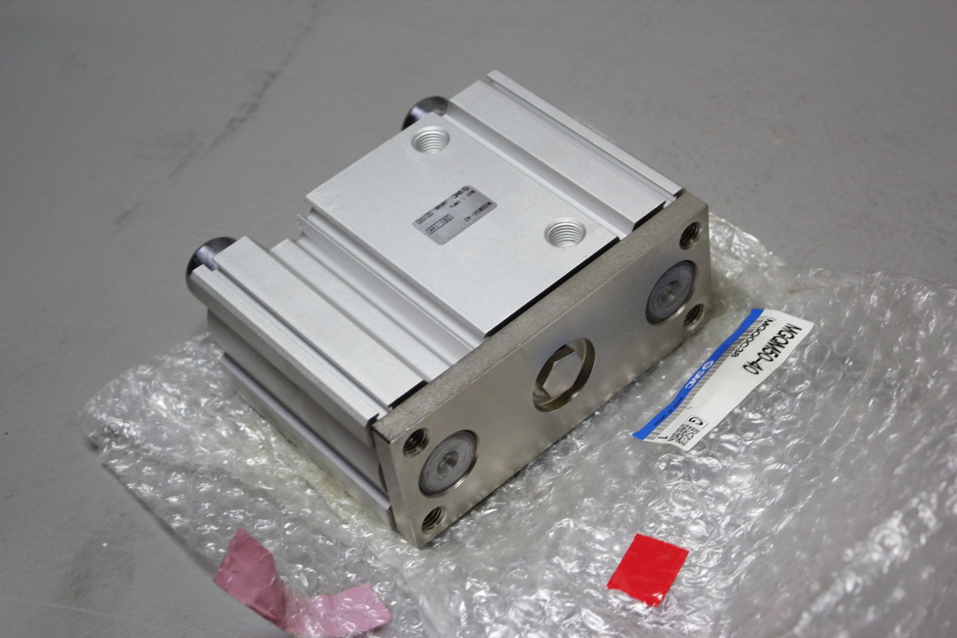 NEW SMC GUIDED CYLINDER - Image 4 of 5