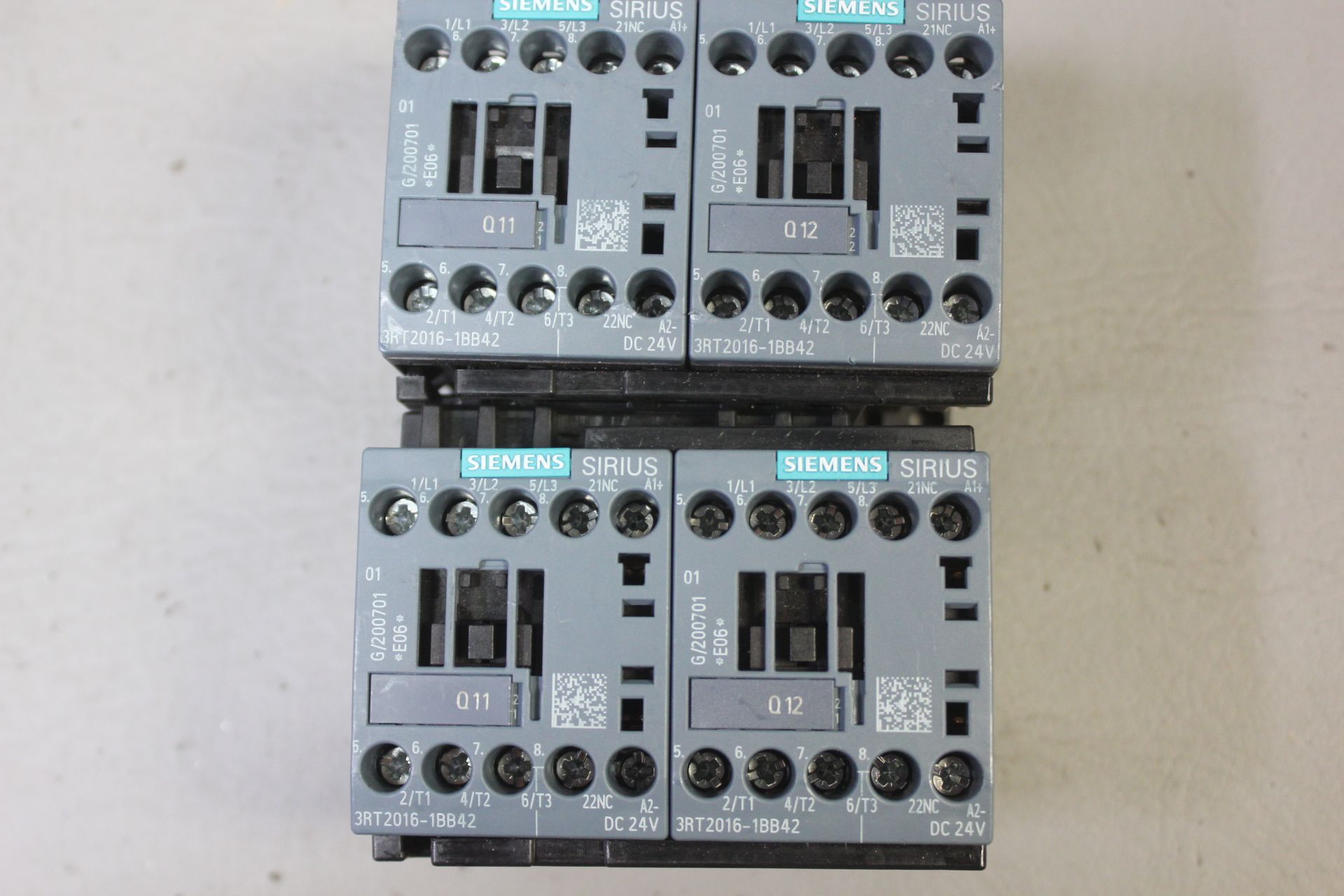 LOT OF 2 UNUSED SIEMENS REVERSING CONTACTORS - Image 3 of 4