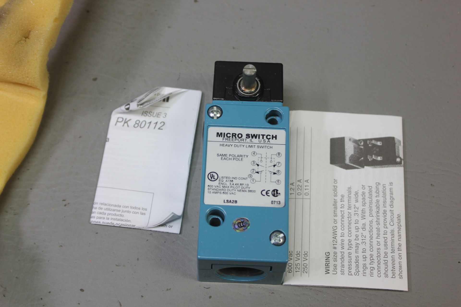 NEW HONEYWELL MICRO SWITCH HEAVY DUTY LIMIT SWITCH - Image 3 of 4