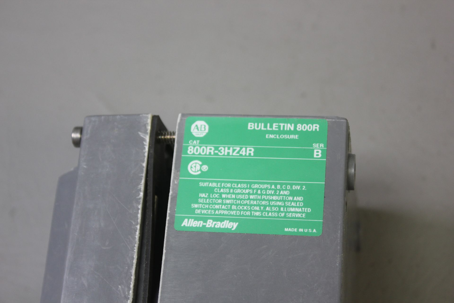 NEW ALLEN BRADLEY ENCLOSURE WITH HUB - Image 4 of 4