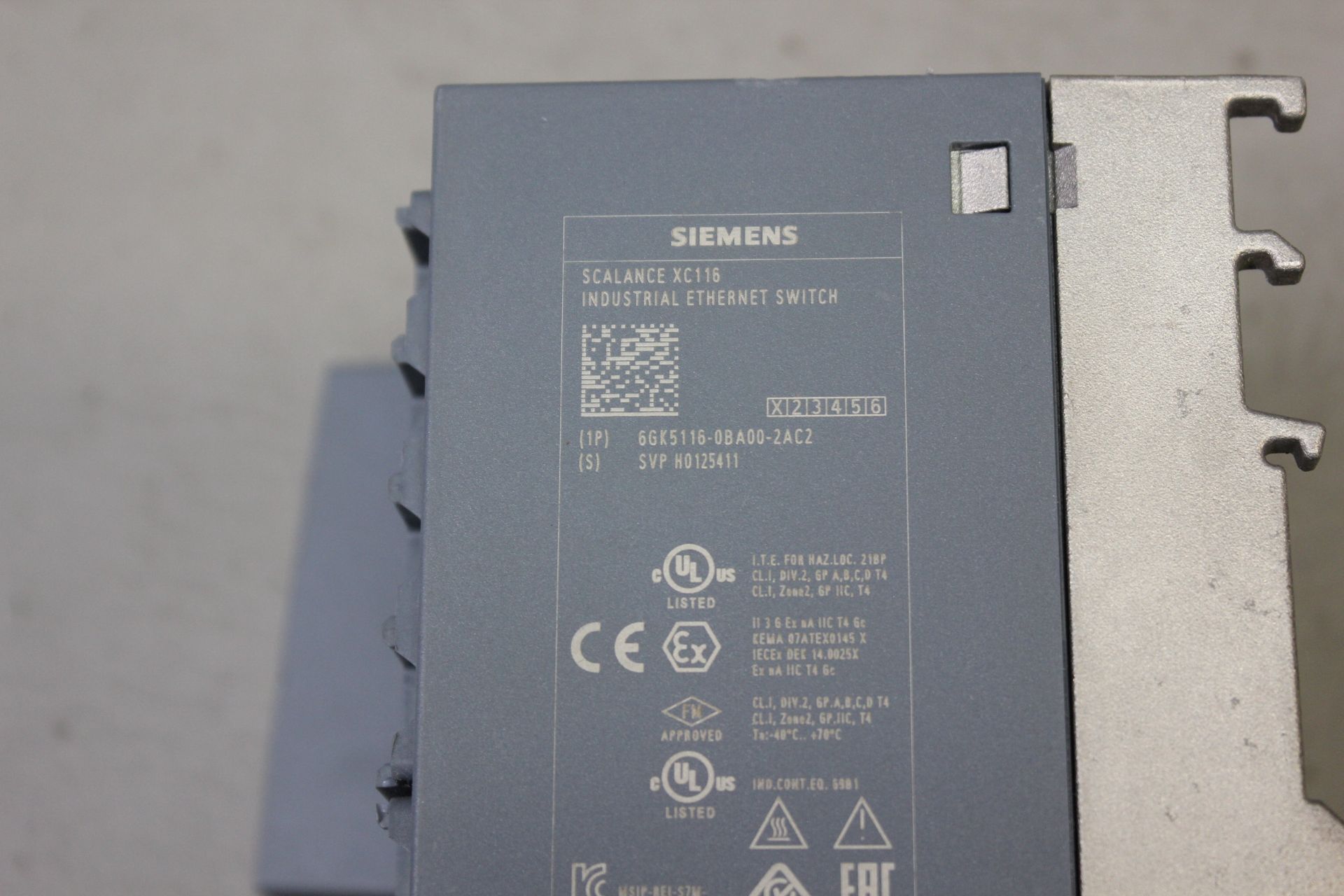SIEMENS SCALANCE INDUSTRIAL ETHERNET SWITCH - Image 4 of 5