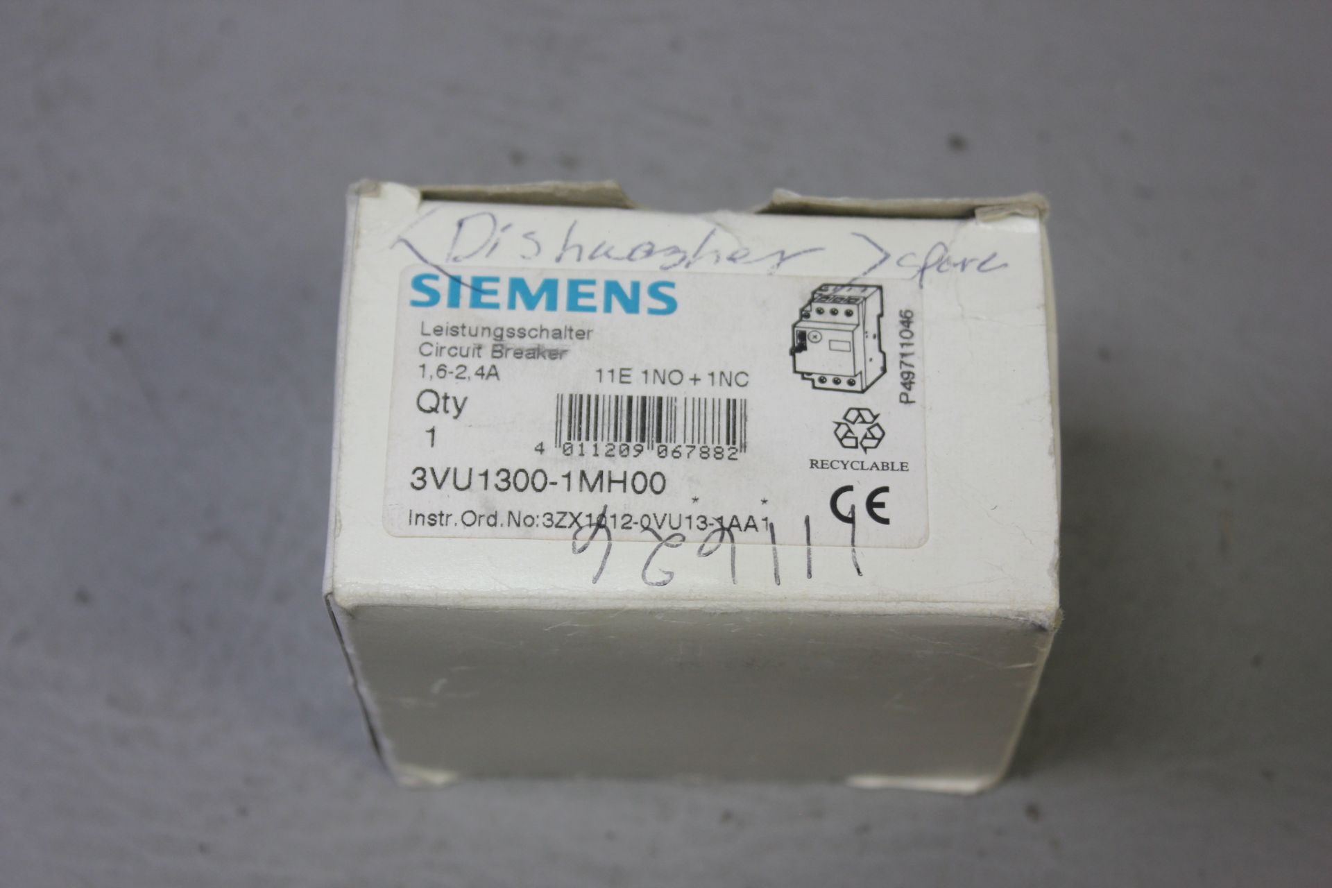 NEW SIEMENS 3 POLE CIRCUIT BREAKER