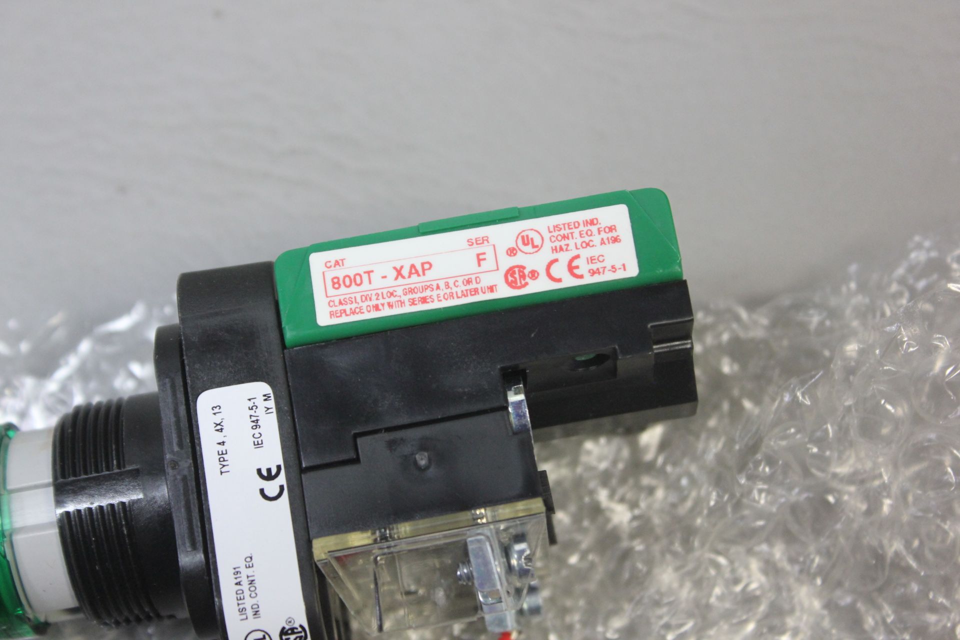 NEW ALLEN BRADLEY PUSH TO TEST PILOT LIGHT - Image 4 of 5