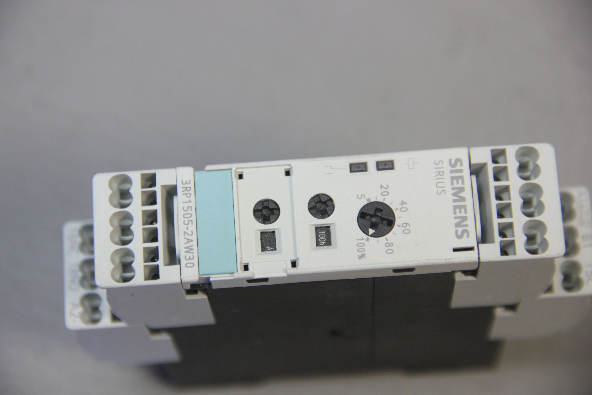 UNUSED SIEMENS MULTIFUNCTION TIMING RELAY - Image 3 of 4