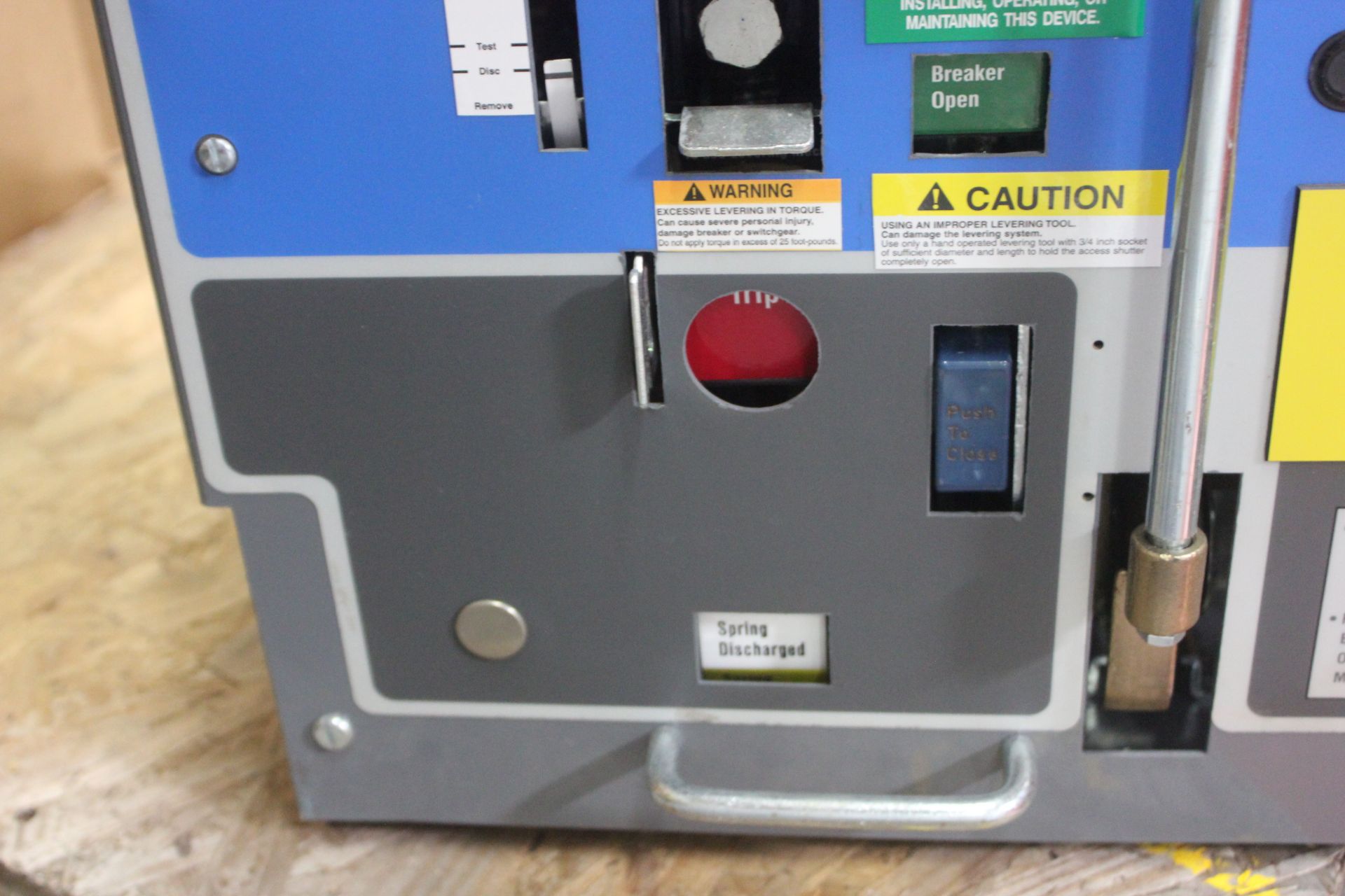 CUTLER HAMMER 1200A LOW VOLTAGE AC POWER CIRCUIT BREAKER - Image 13 of 20