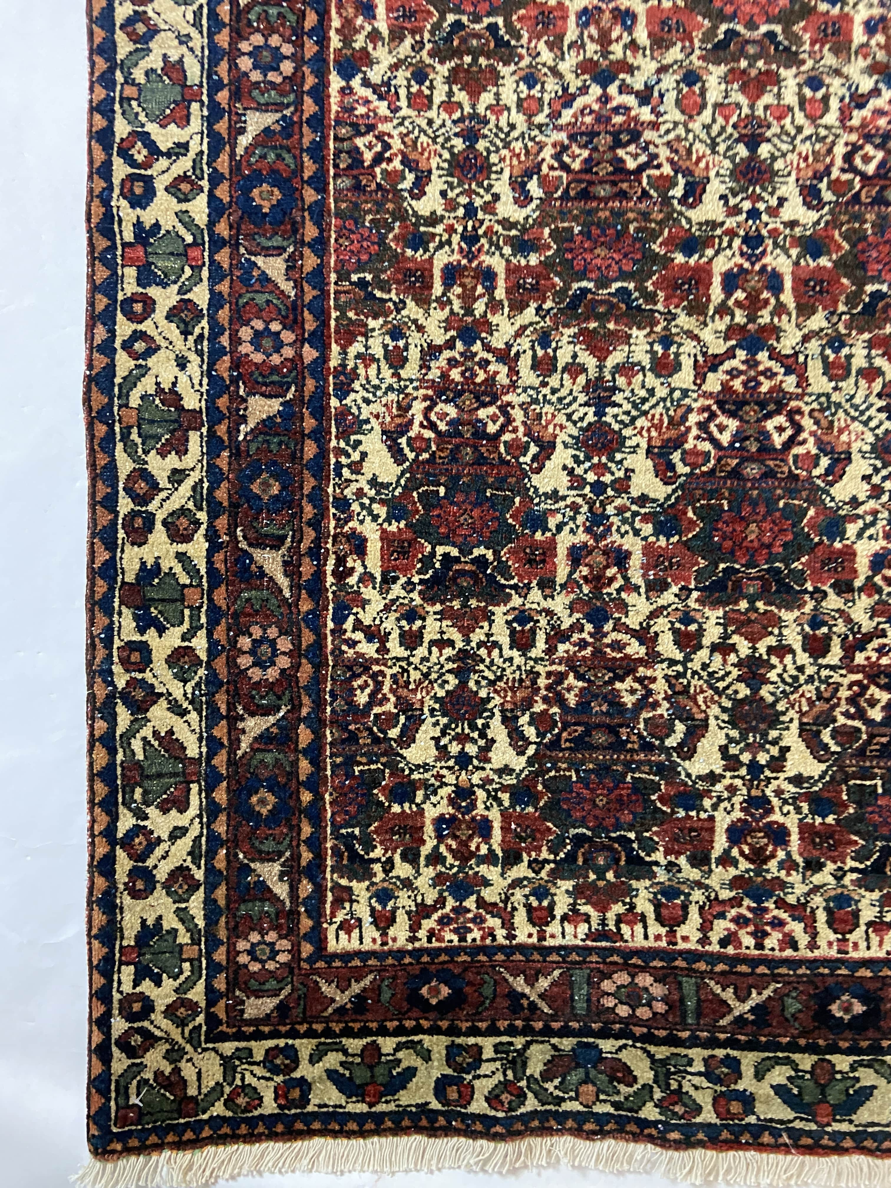 A Bakthiar rug, South West Persia, circa 1940 - Image 4 of 6